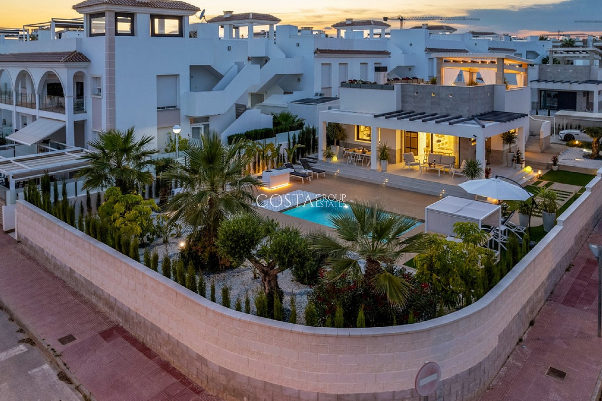 Resale - Villa -
Rojales - Ciudad Quesada