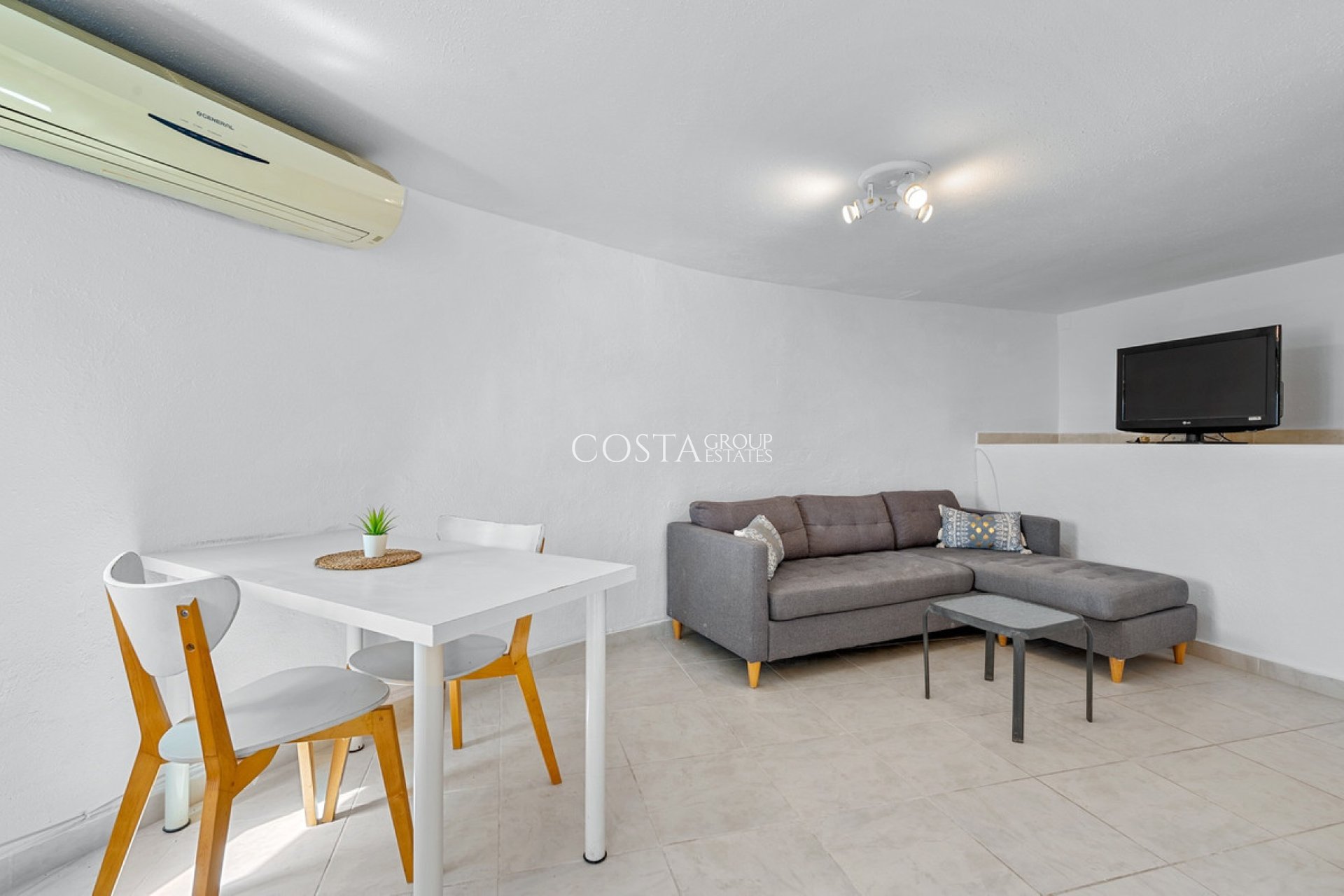 Resale - Villa -
Rojales - Ciudad Quesada