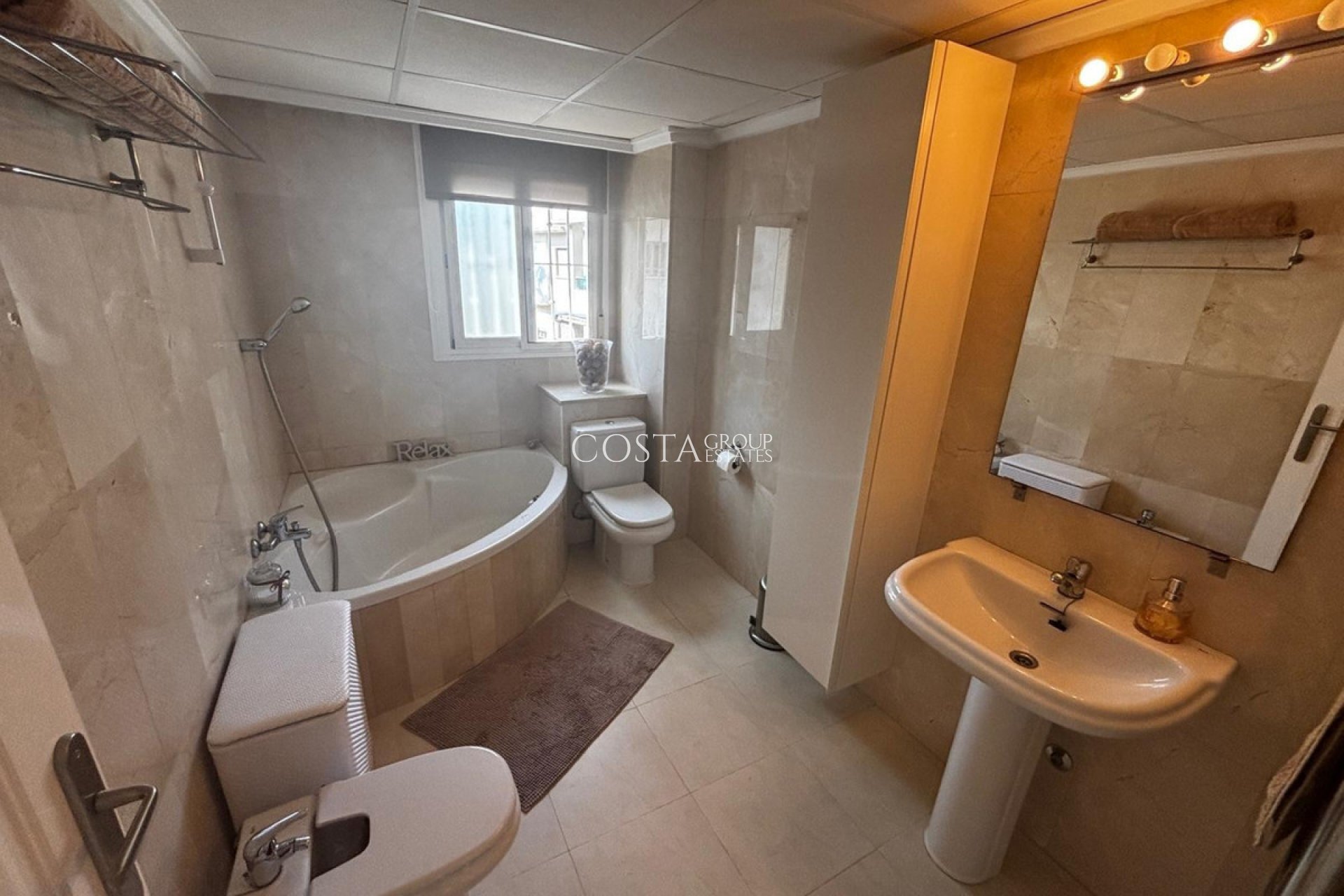 Resale - Villa -
Rojales - Ciudad Quesada