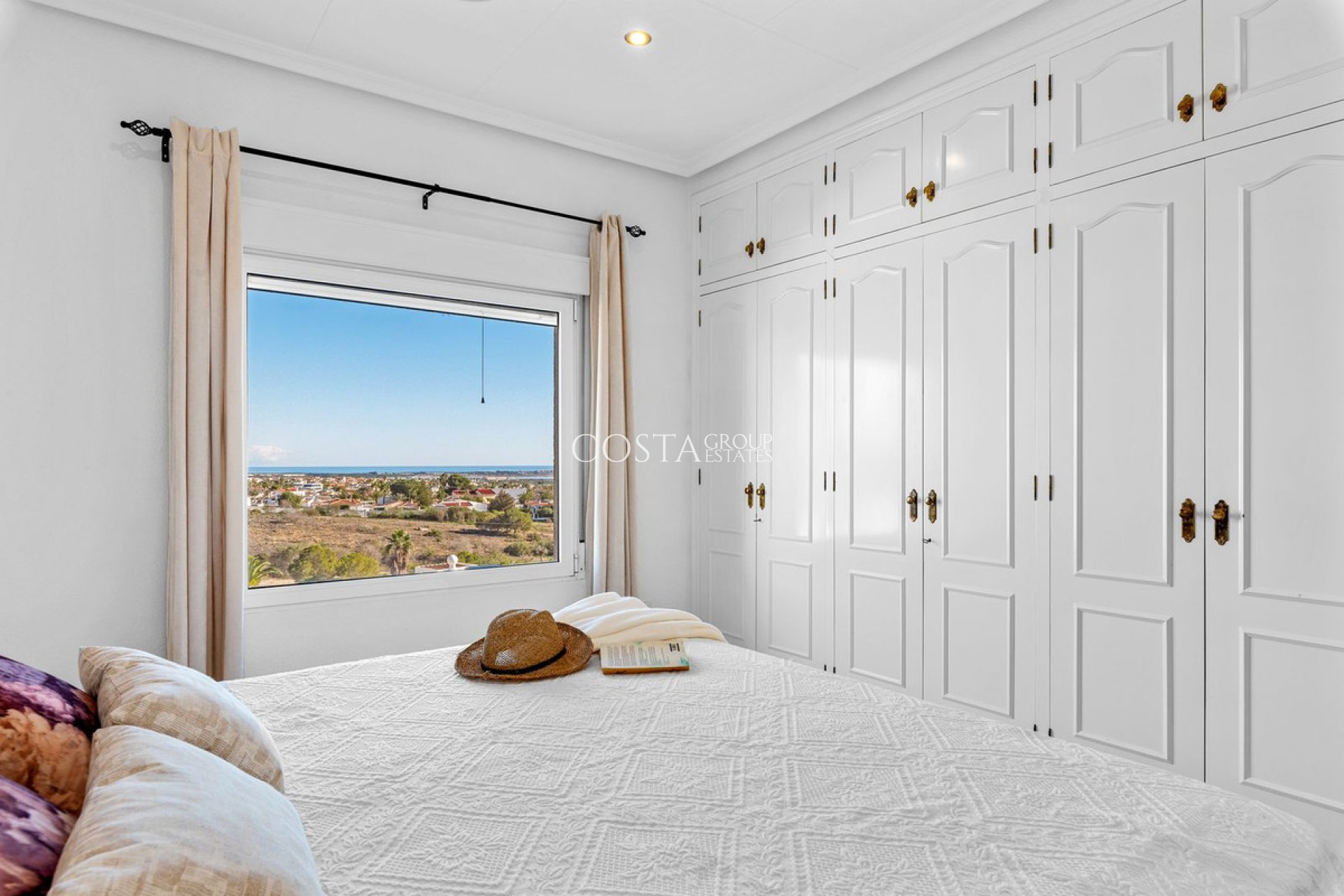 Resale - Villa -
Rojales - Ciudad Quesada