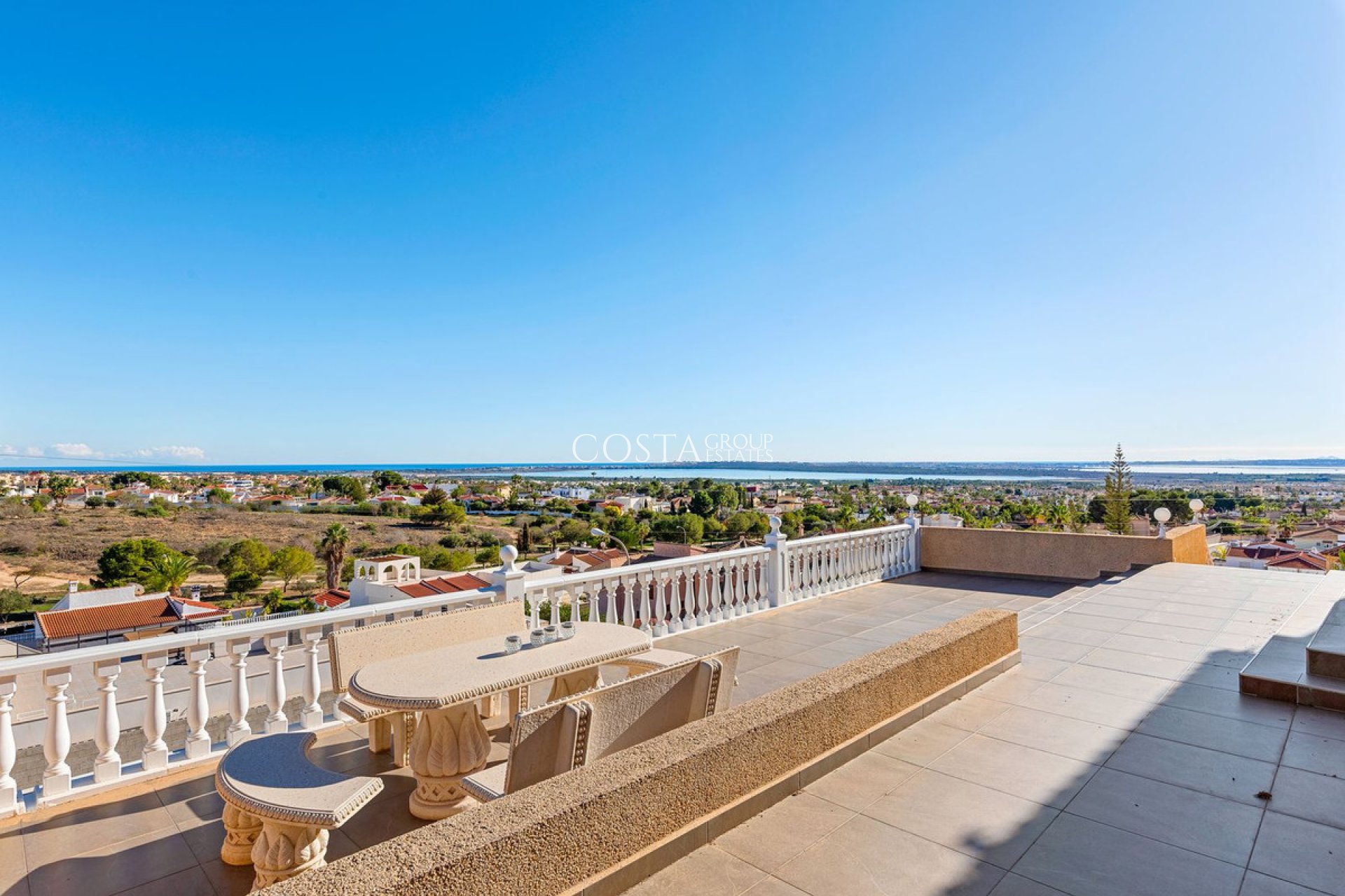 Resale - Villa -
Rojales - Ciudad Quesada