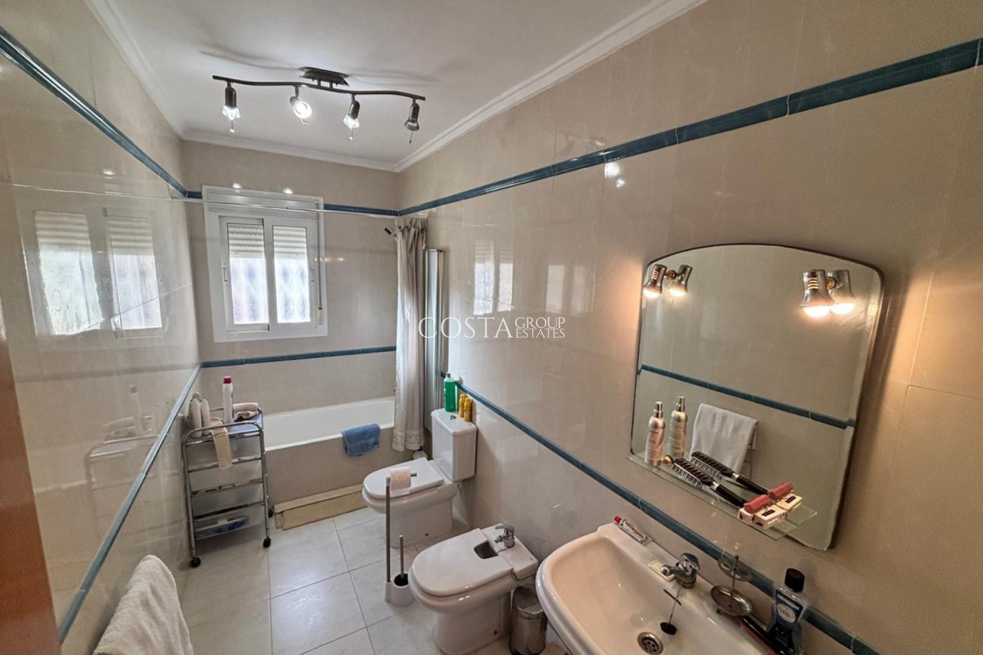 Resale - Villa -
Rojales - Ciudad Quesada