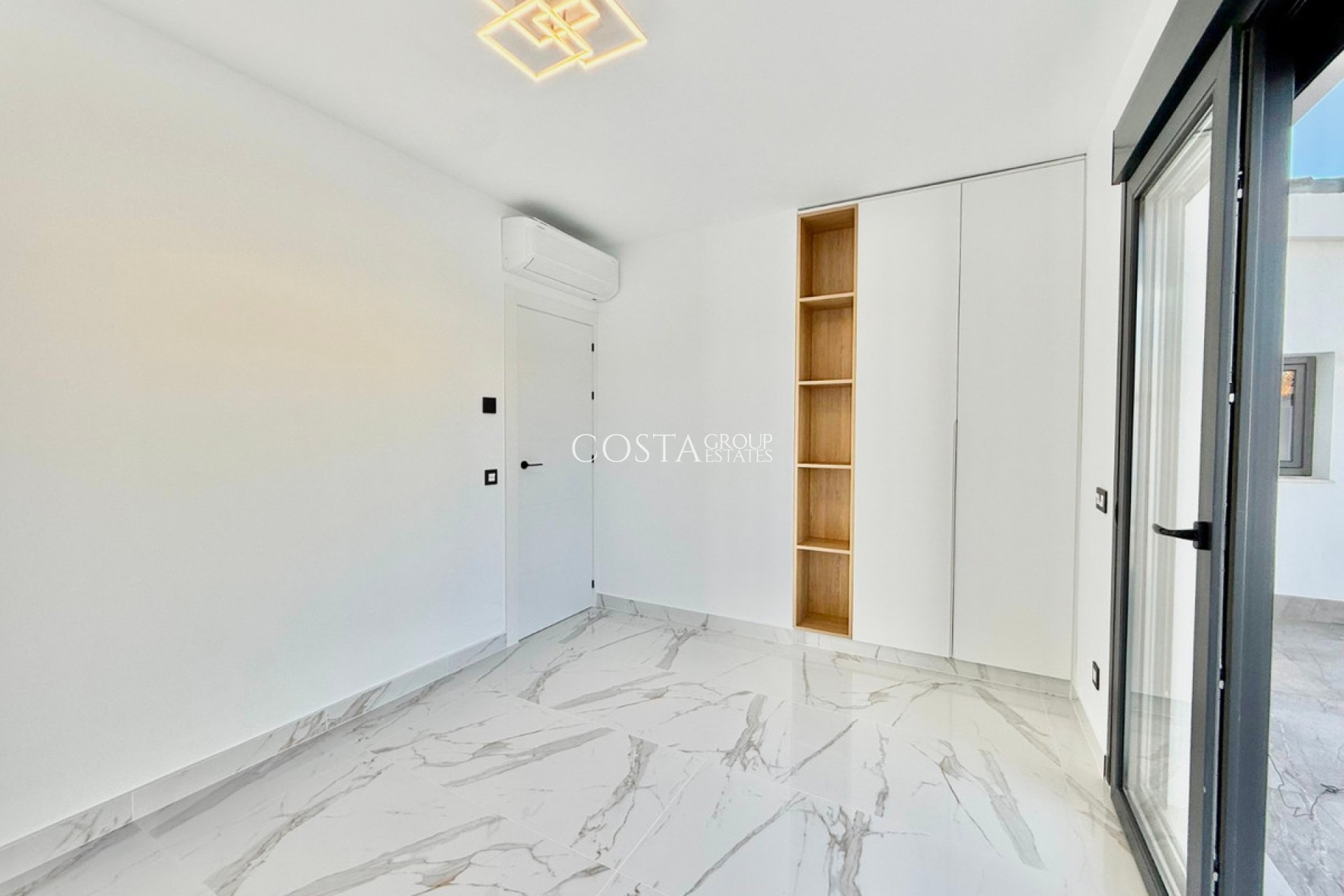 Resale - Villa -
Rojales - Ciudad Quesada