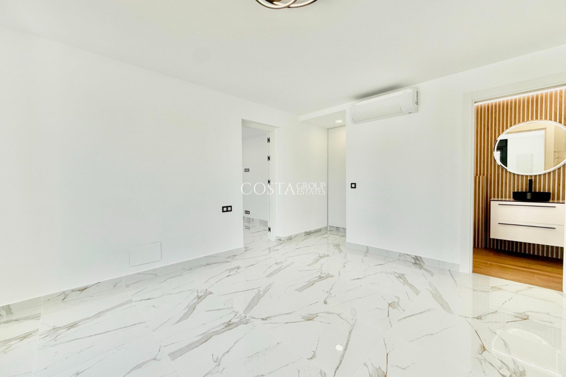 Resale - Villa -
Rojales - Ciudad Quesada