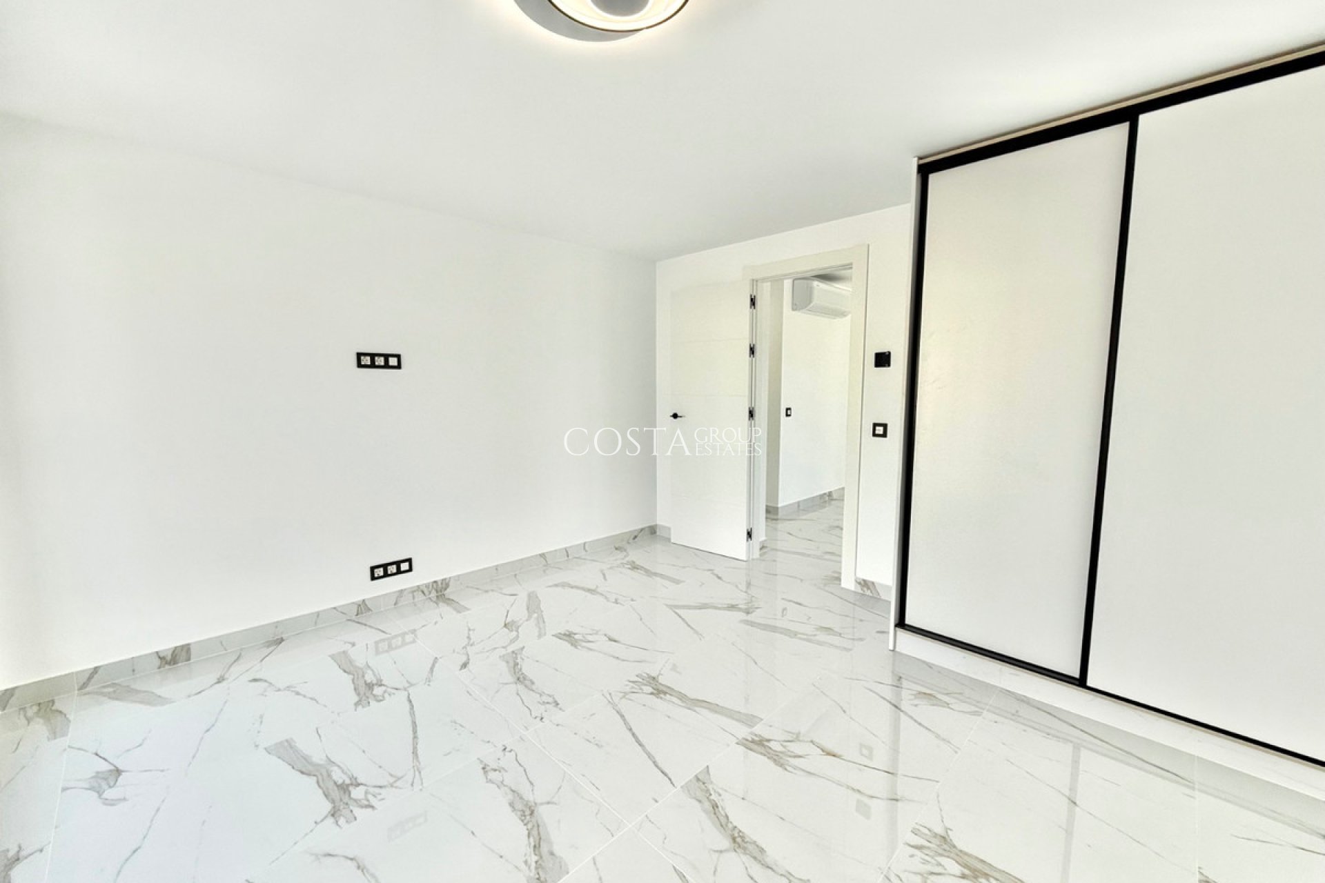 Resale - Villa -
Rojales - Ciudad Quesada