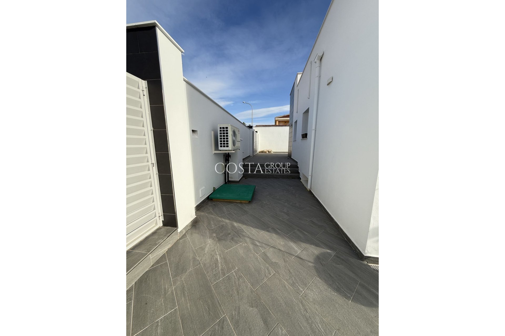 Resale - Villa -
Rojales - Ciudad Quesada