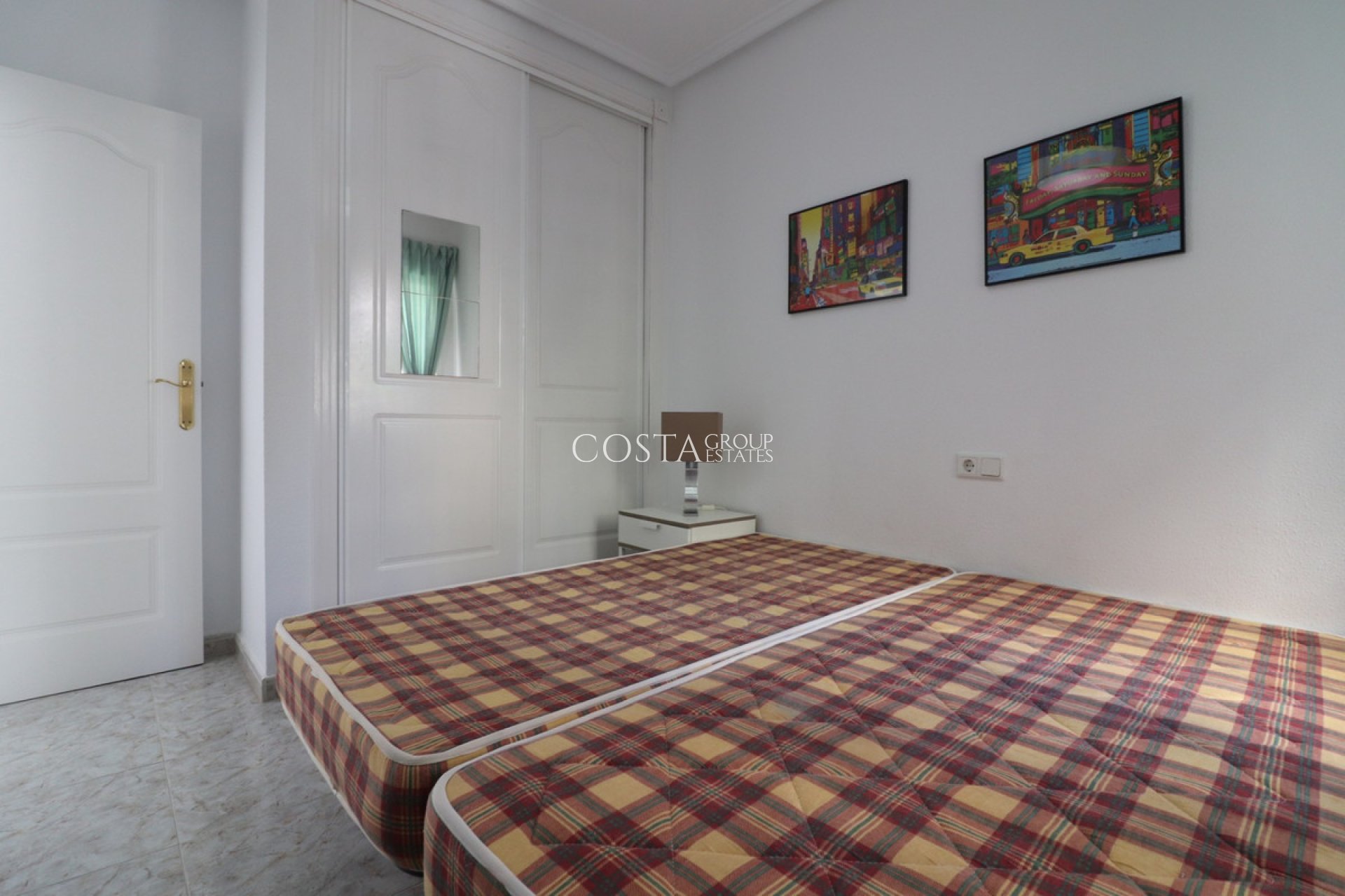 Resale - Villa -
Rojales - Ciudad Quesada