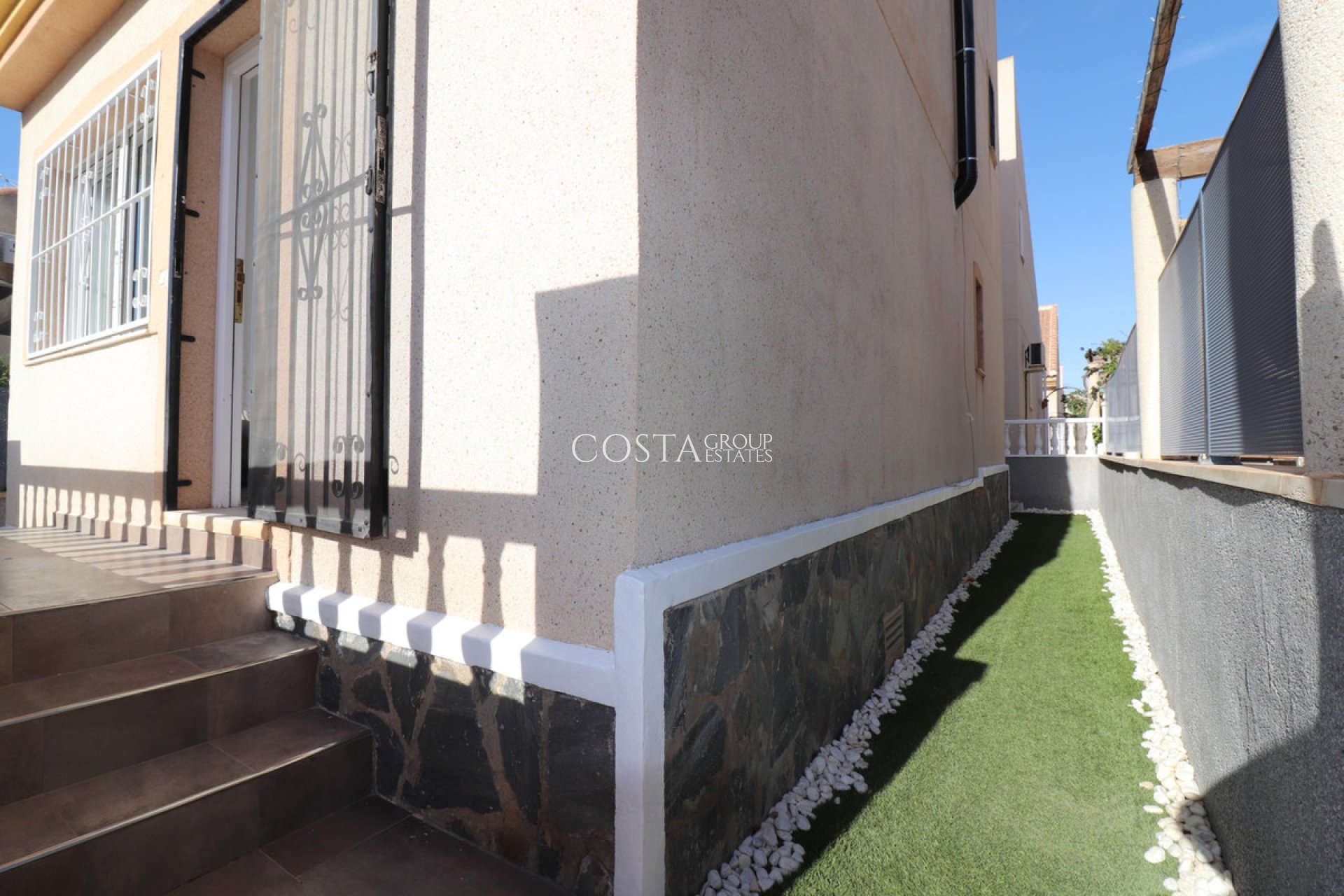 Resale - Villa -
Rojales - Ciudad Quesada