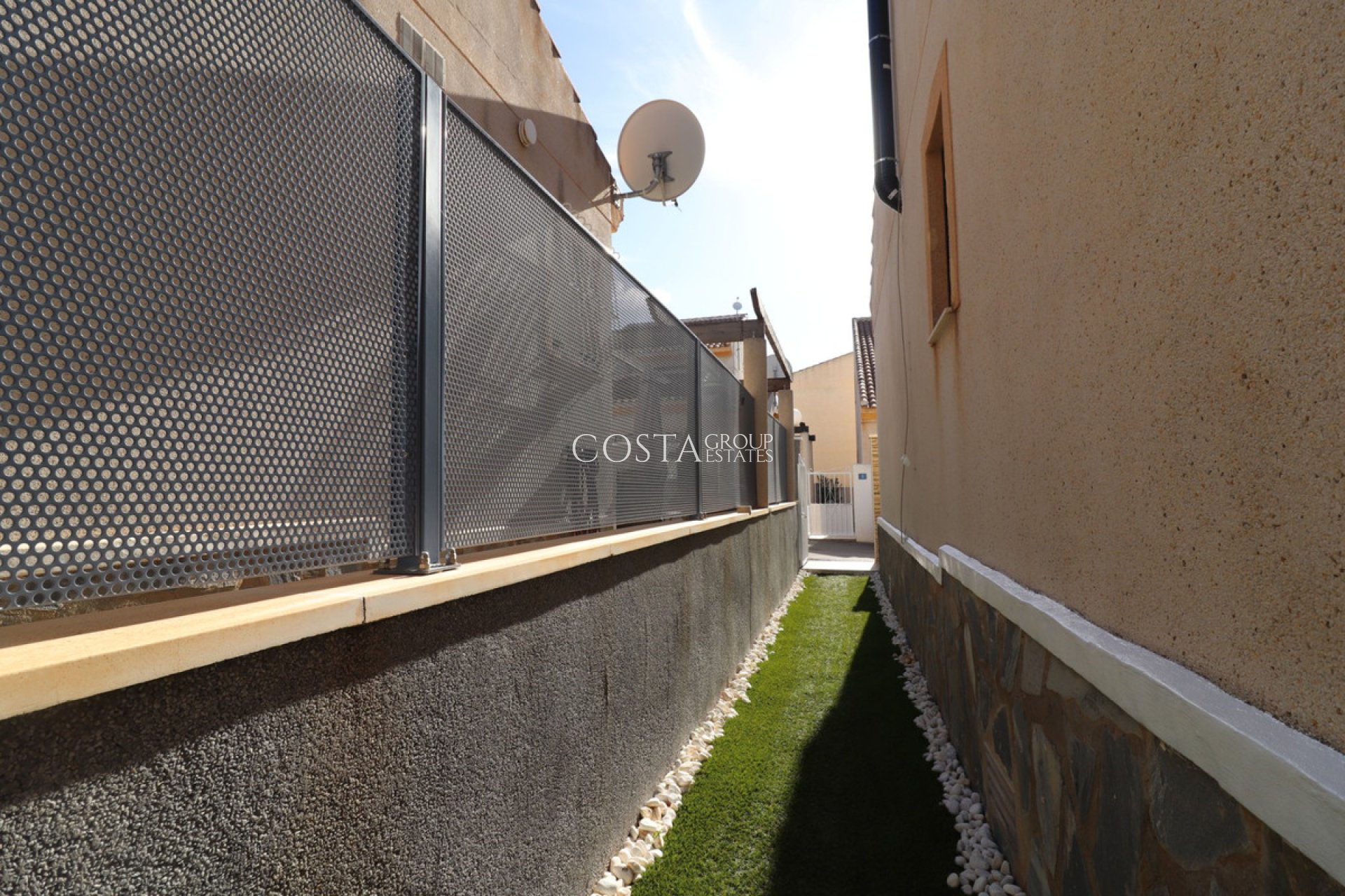 Resale - Villa -
Rojales - Ciudad Quesada