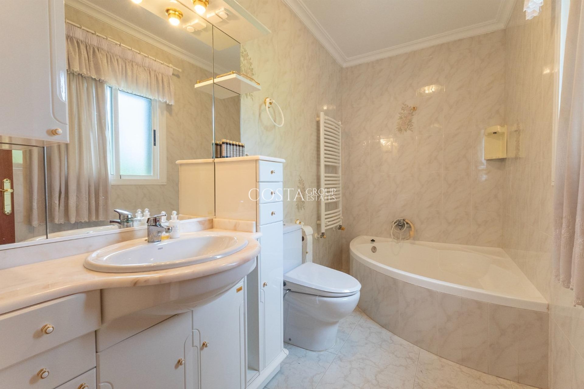 Resale - Villa -
Rojales - Ciudad Quesada