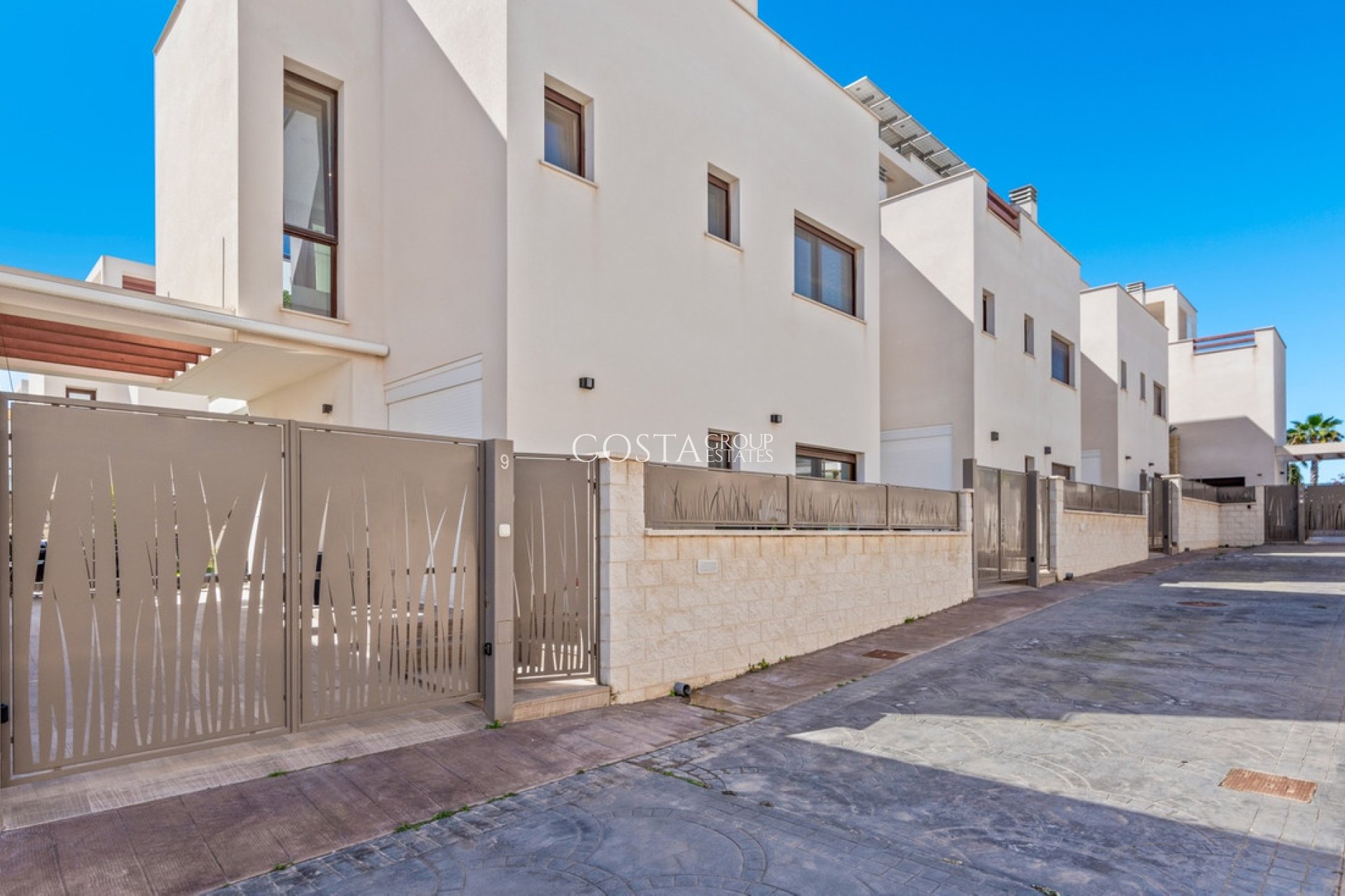 Resale - Villa -
Rojales - Ciudad Quesada