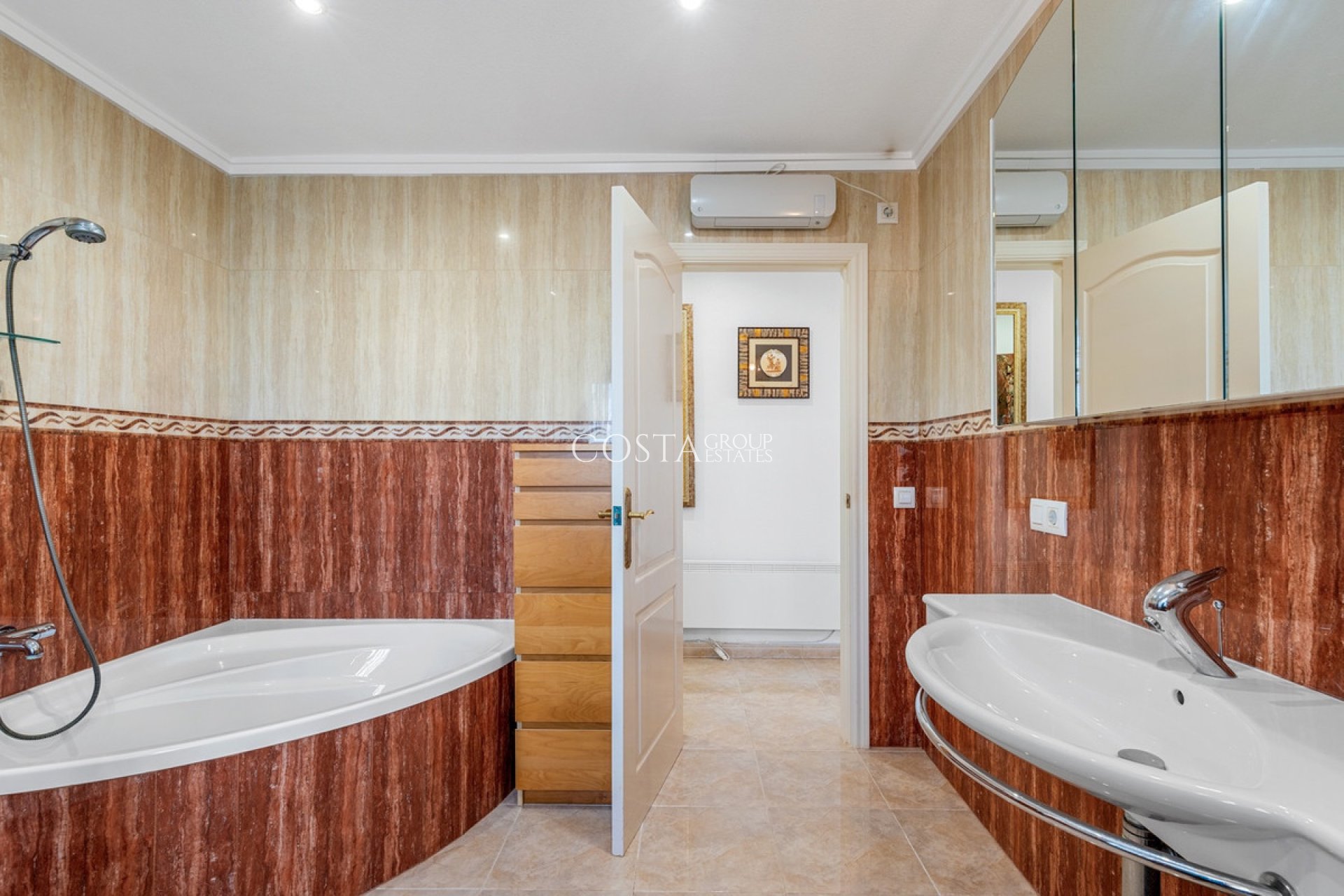 Resale - Villa -
Rojales - Ciudad Quesada