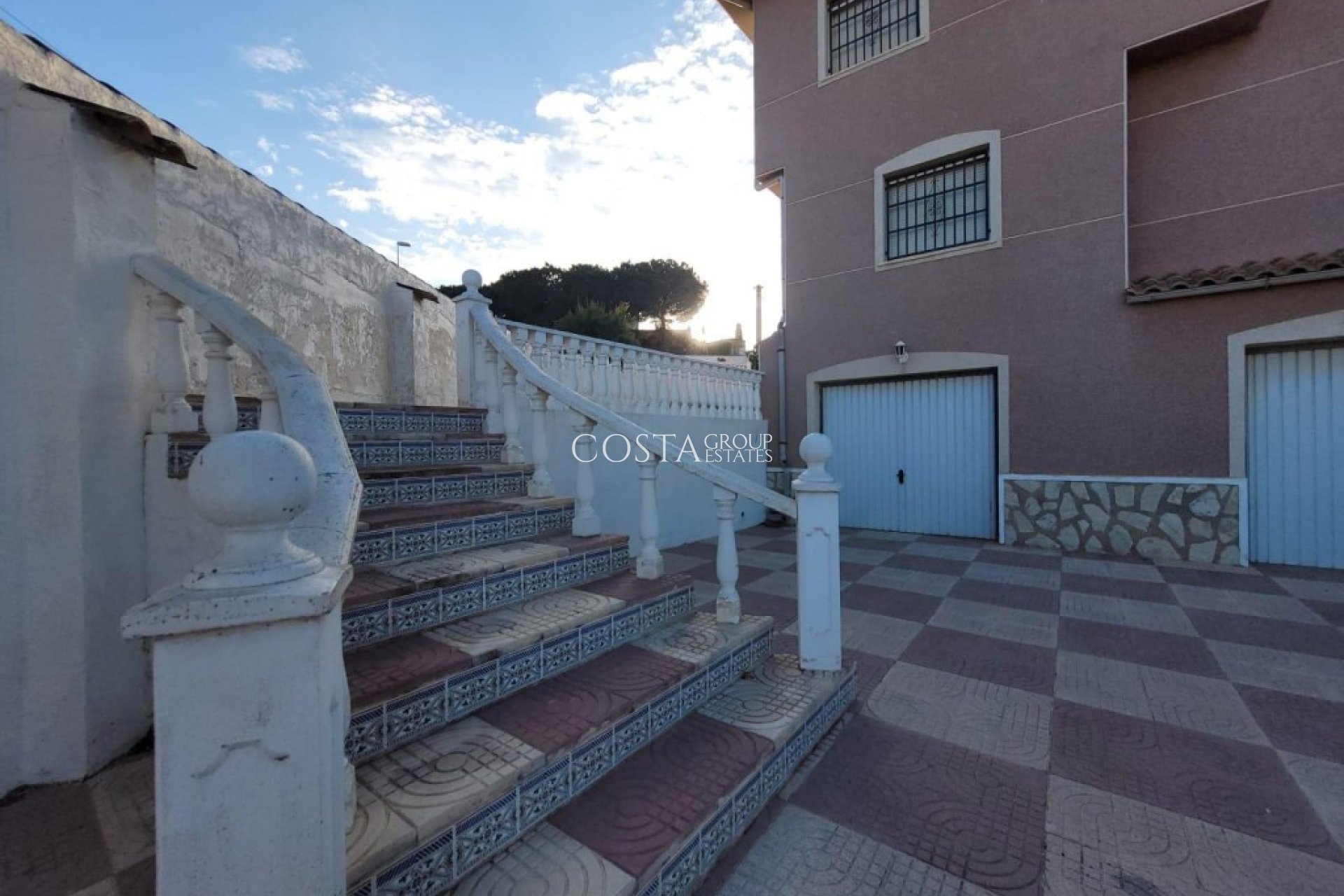Resale - Villa -
Rojales - Quesada