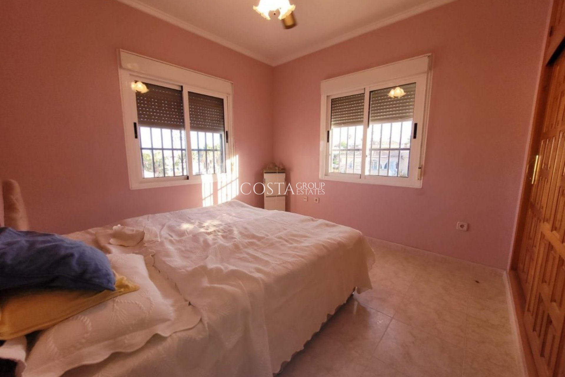 Resale - Villa -
Rojales - Quesada