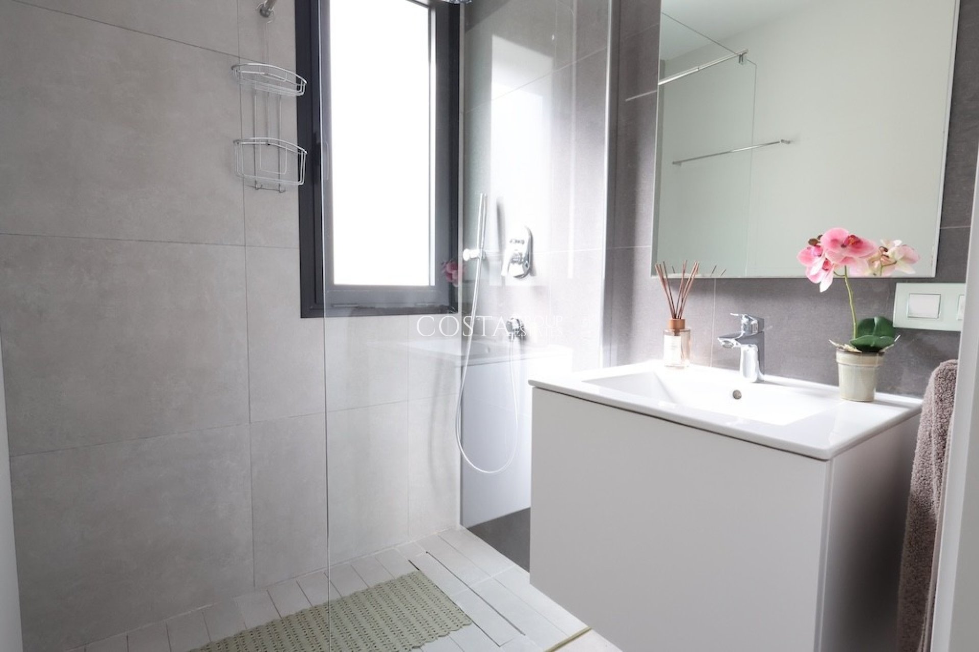 Resale - Villa -
Rojales - Quesada