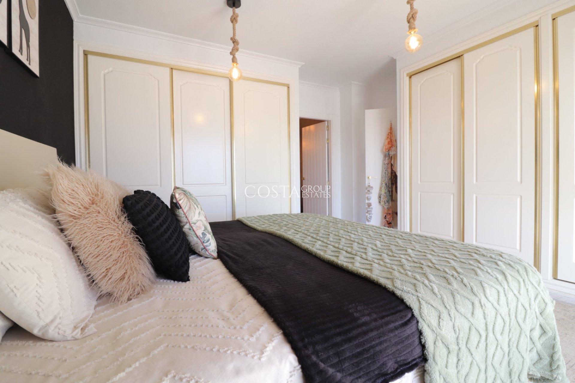 Resale - Villa -
Rojales - Rojales - Country