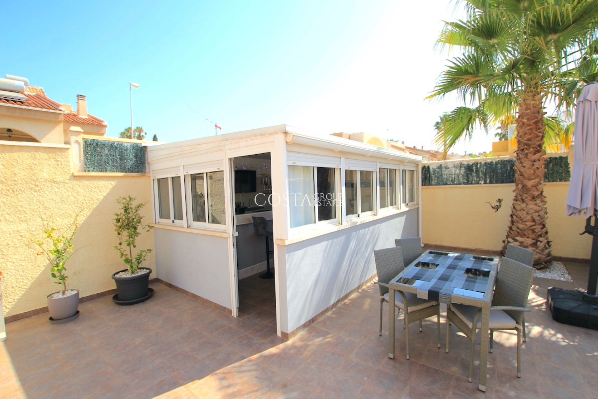 Resale - Villa -
Rojales