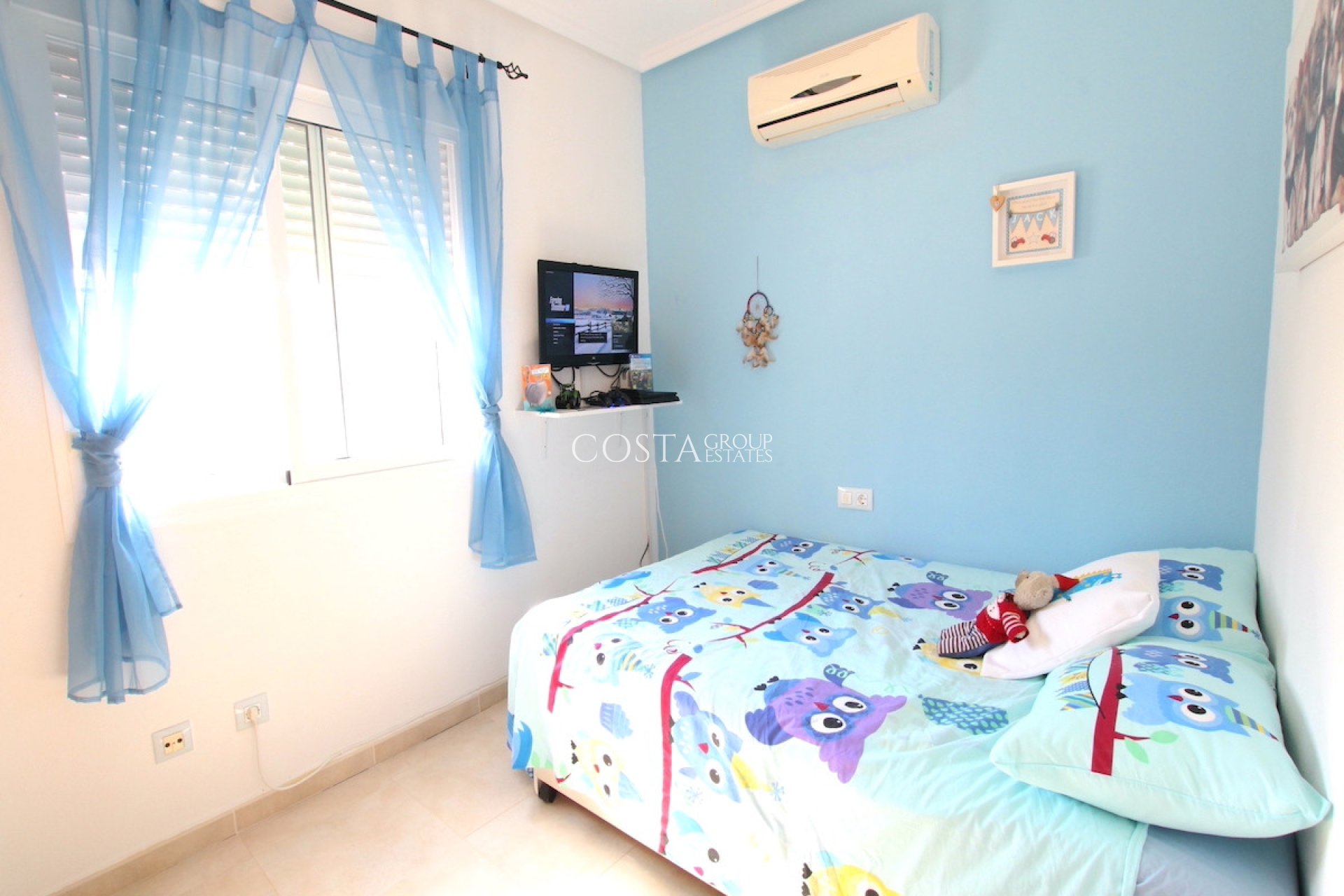 Resale - Villa -
Rojales