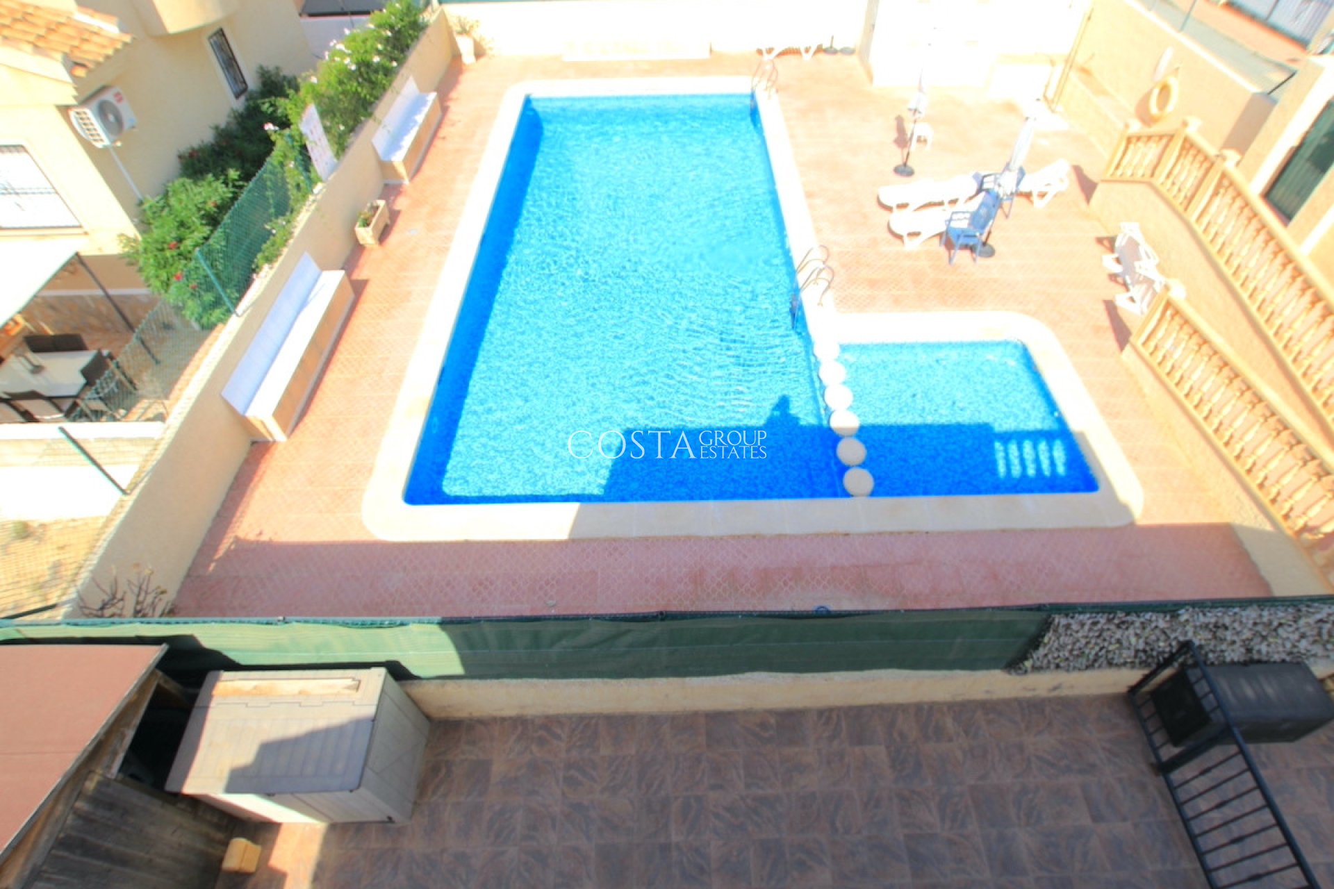 Resale - Villa -
Rojales