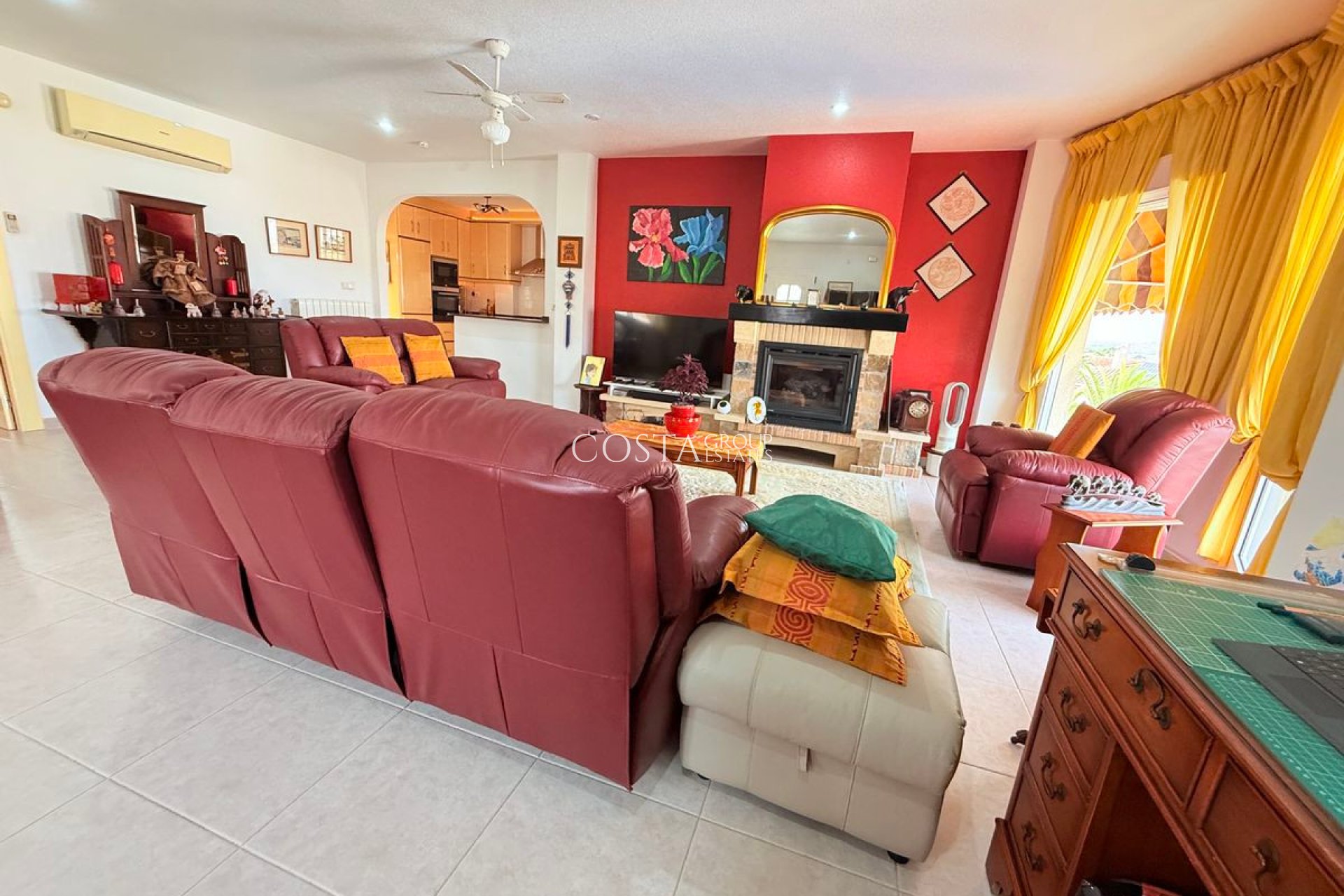 Resale - Villa -
Rojales