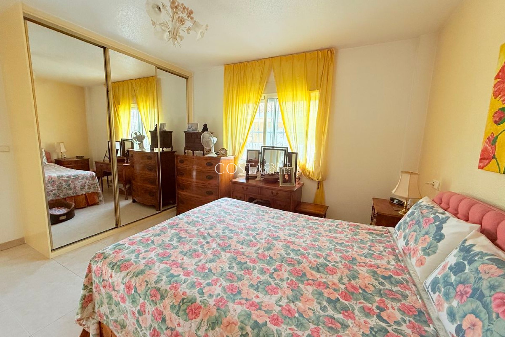 Resale - Villa -
Rojales