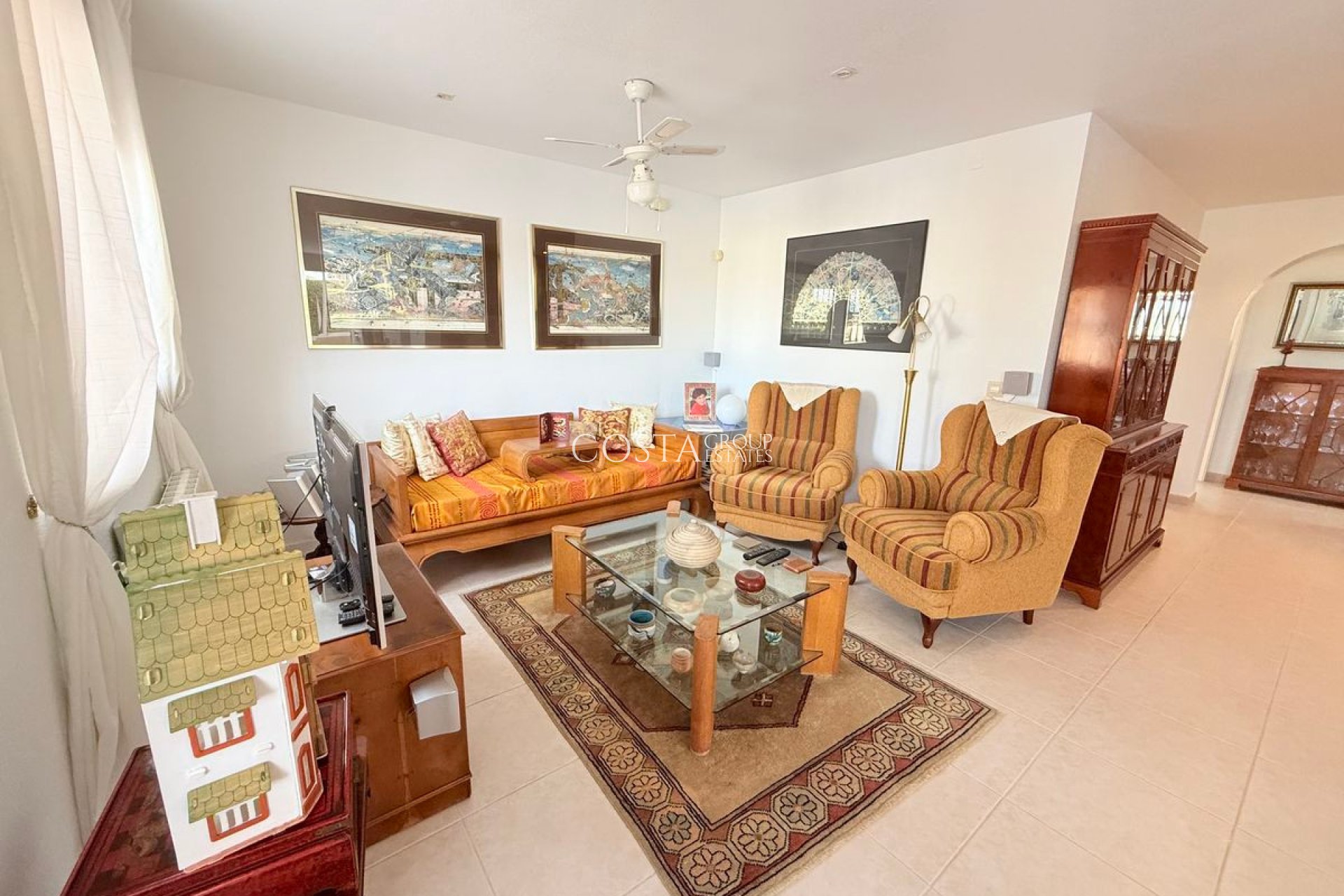 Resale - Villa -
Rojales