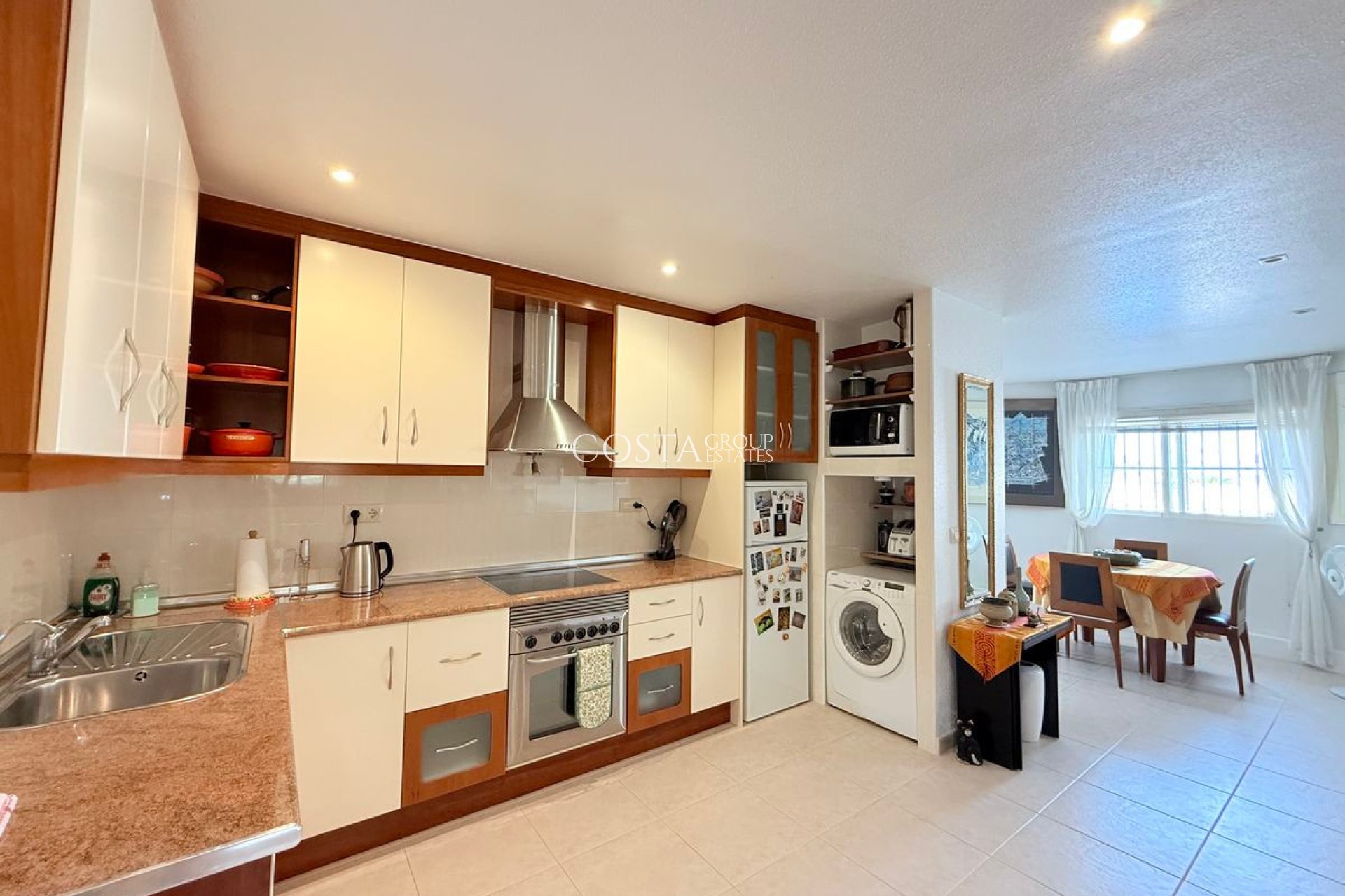 Resale - Villa -
Rojales