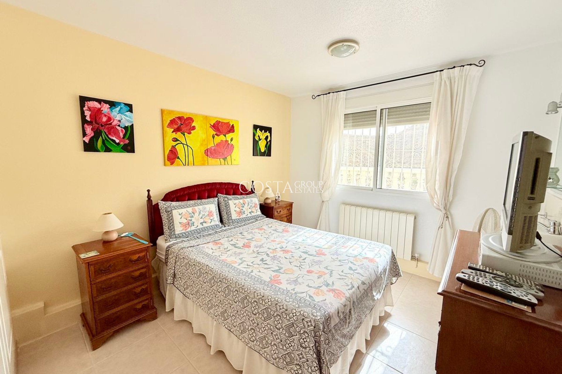 Resale - Villa -
Rojales