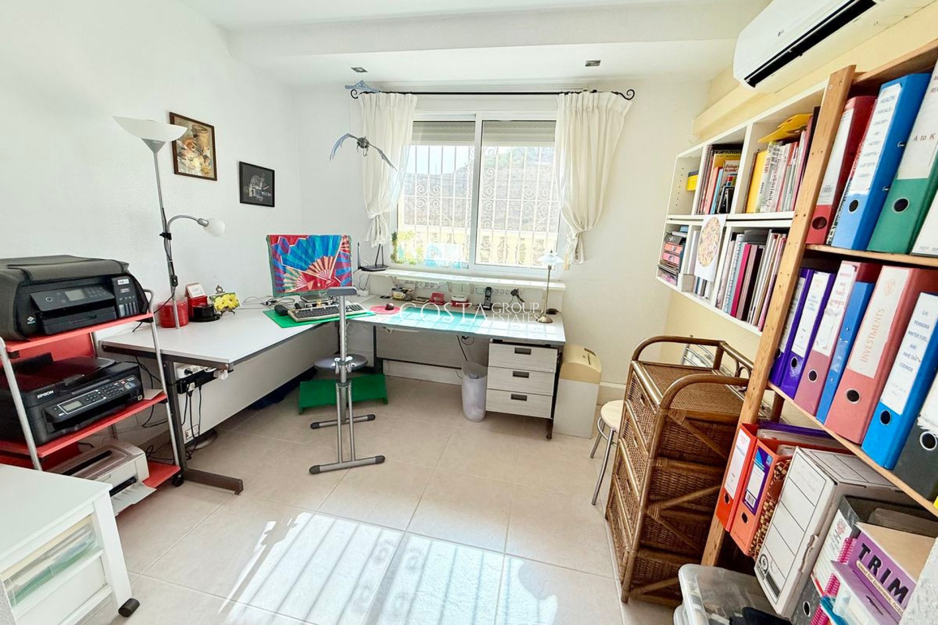 Resale - Villa -
Rojales