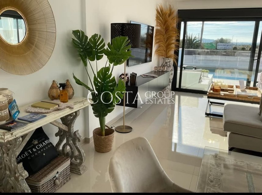 Resale - Villa -
San Fulgencio - Urbanización La Marina
