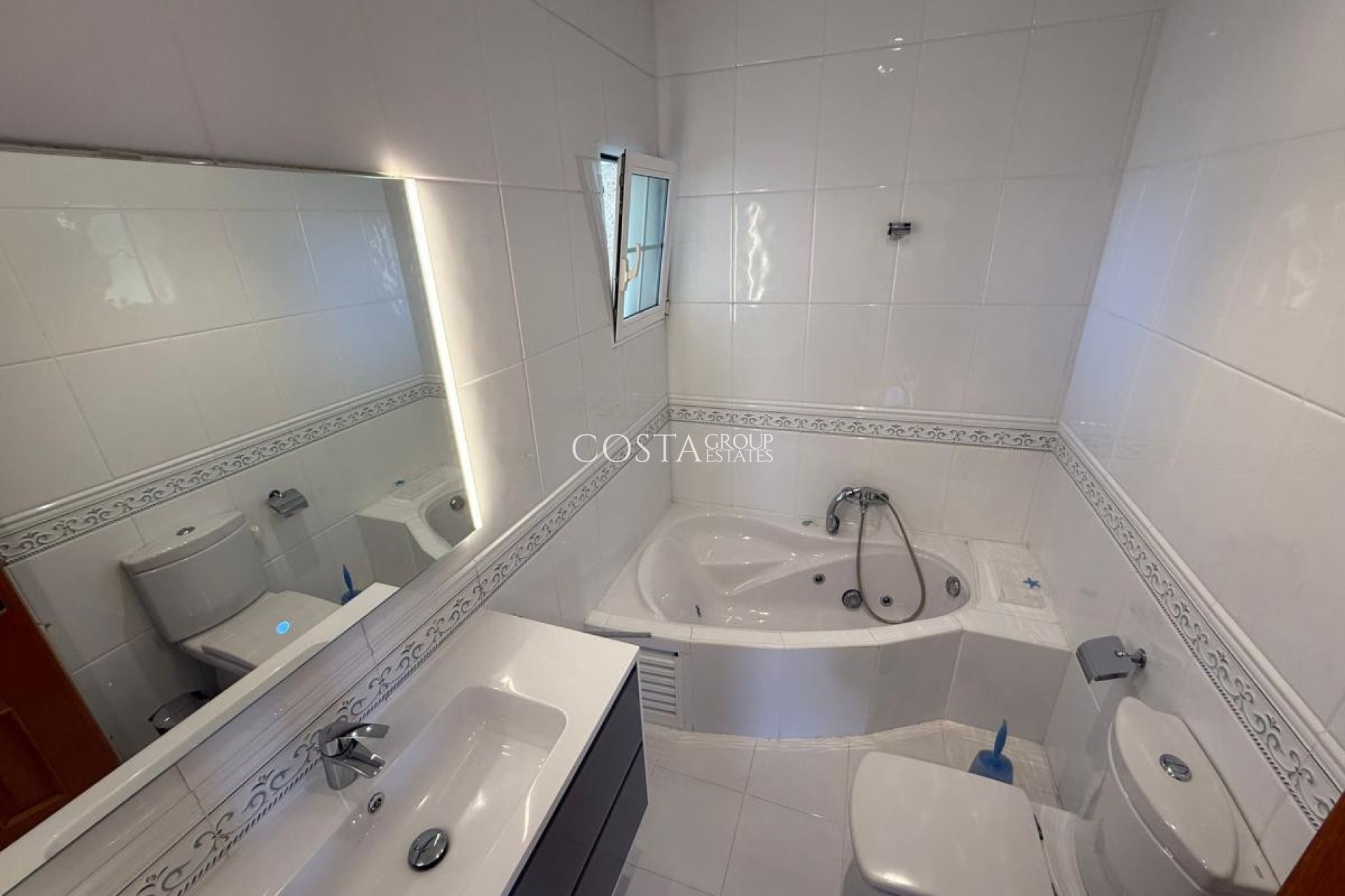 Resale - Villa -
San Miguel de Salinas - San Miguel de Salinas Centro