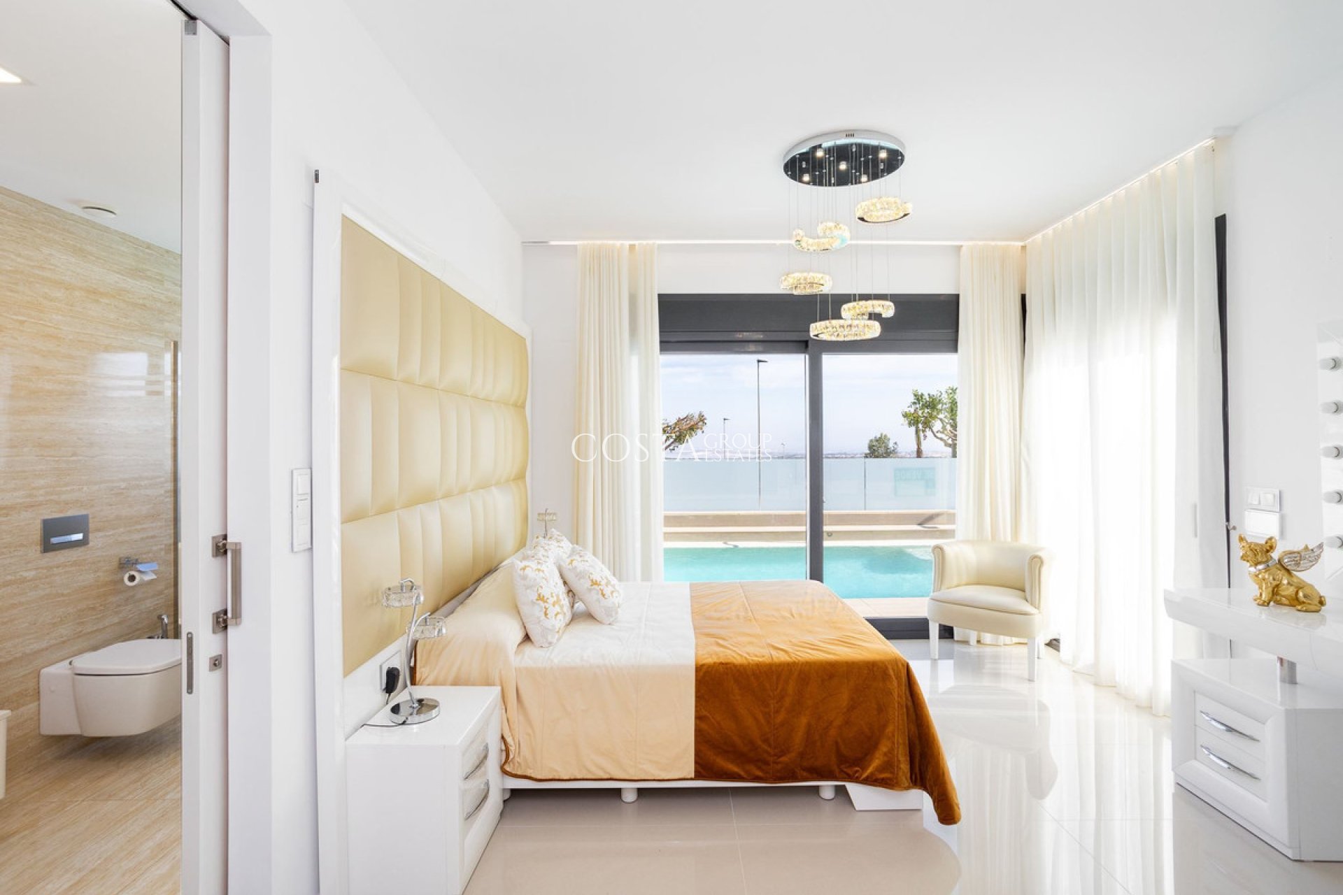 Resale - Villa -
San Miguel de Salinas - San Miguel de Salinas Centro