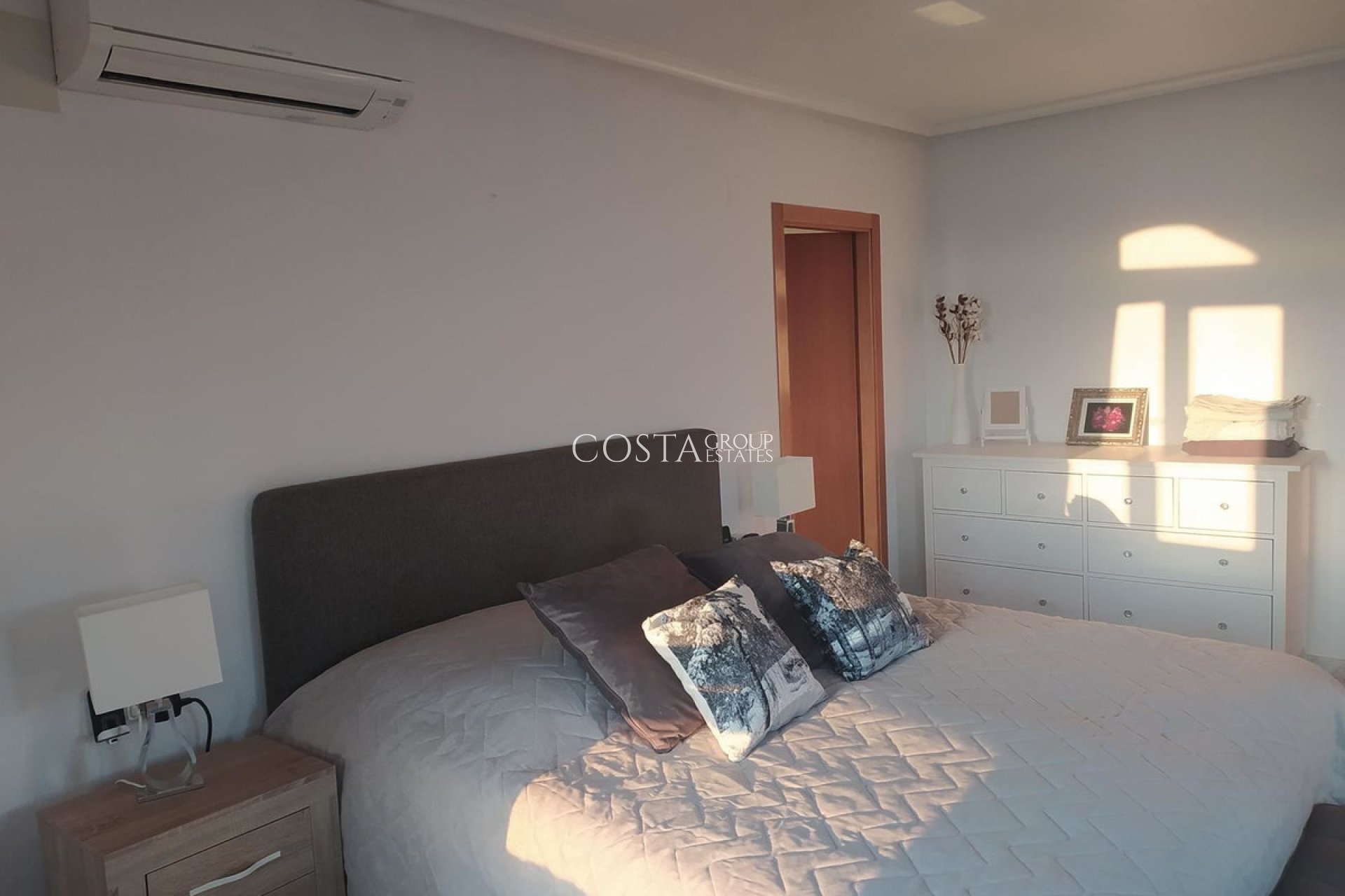 Resale - Villa -
San Miguel de Salinas - San Miguel de Salinas Centro