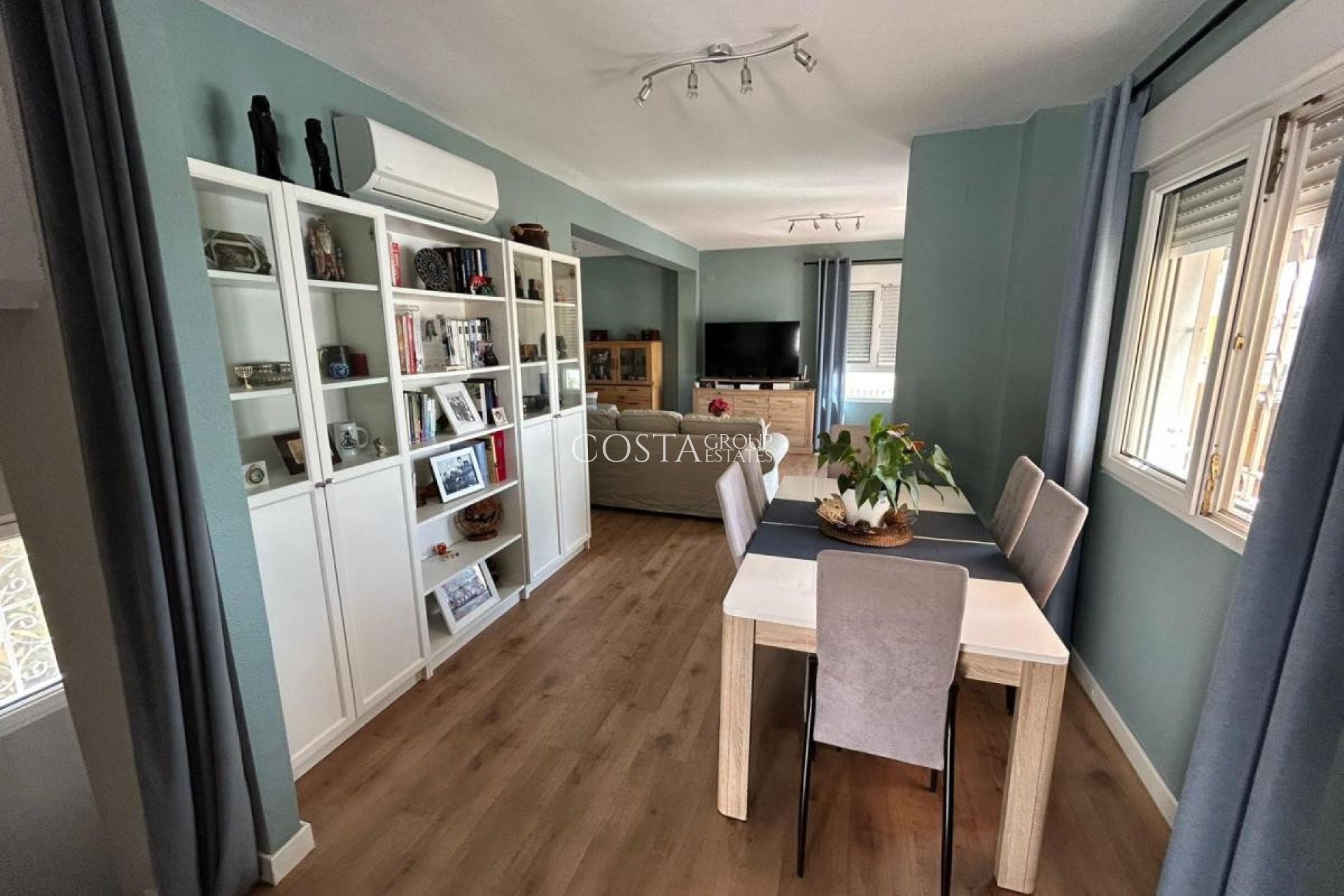 Resale - Villa -
San Miguel de Salinas - San Miguel de Salinas Centro