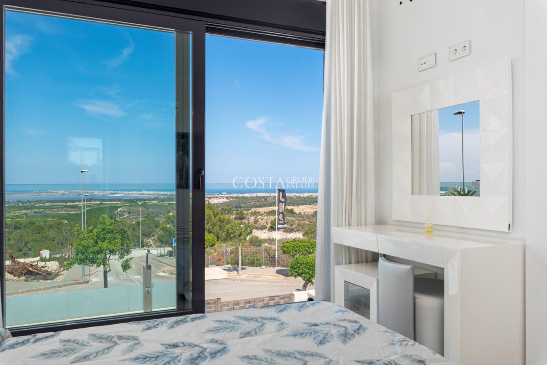 Resale - Villa -
San Miguel de Salinas - San Miguel de Salinas Centro