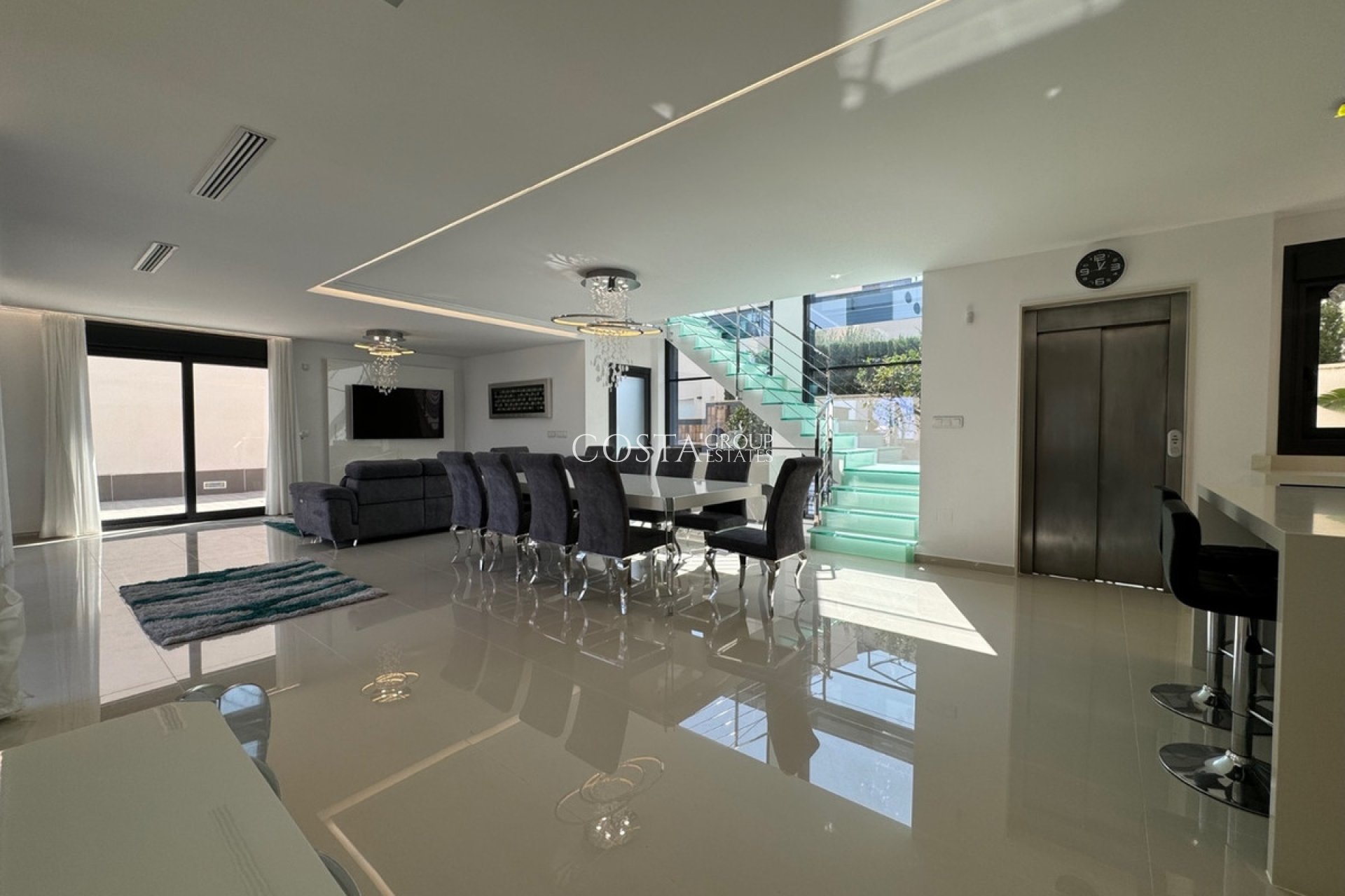 Resale - Villa -
San Miguel de Salinas - San Miguel de Salinas Centro