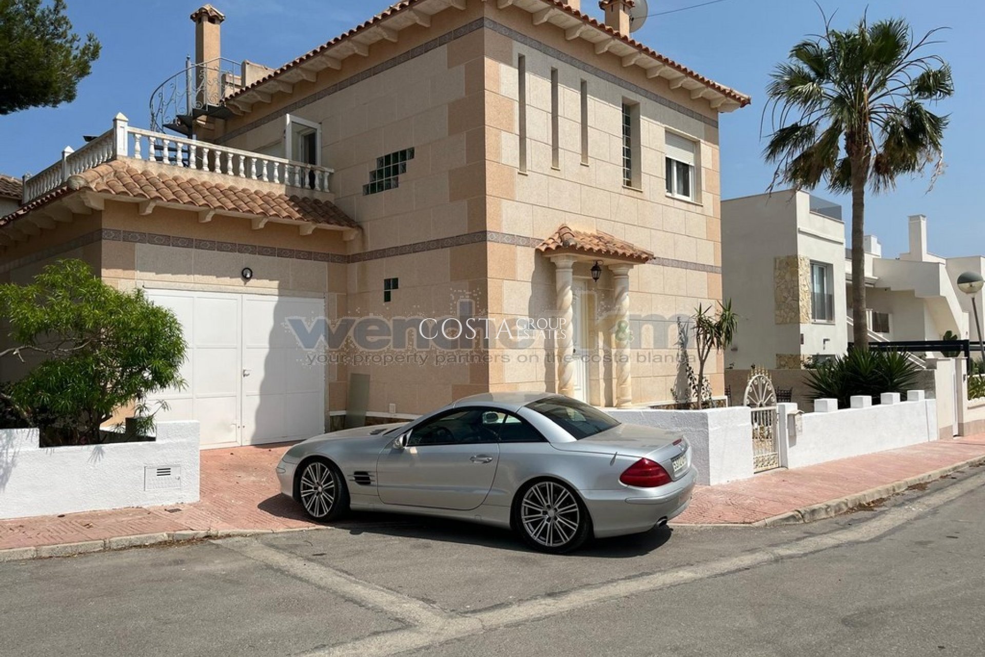 Resale - Villa -
San Miguel de Salinas