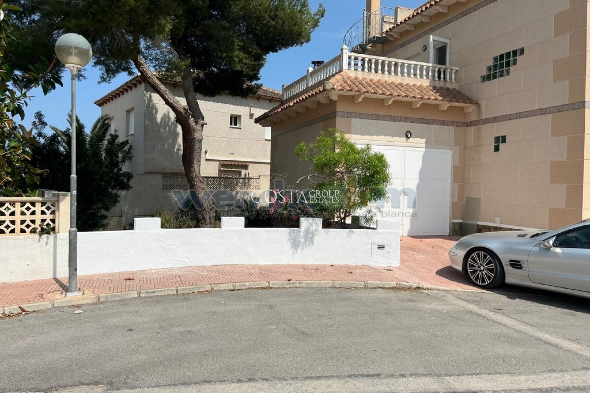 Resale - Villa -
San Miguel de Salinas
