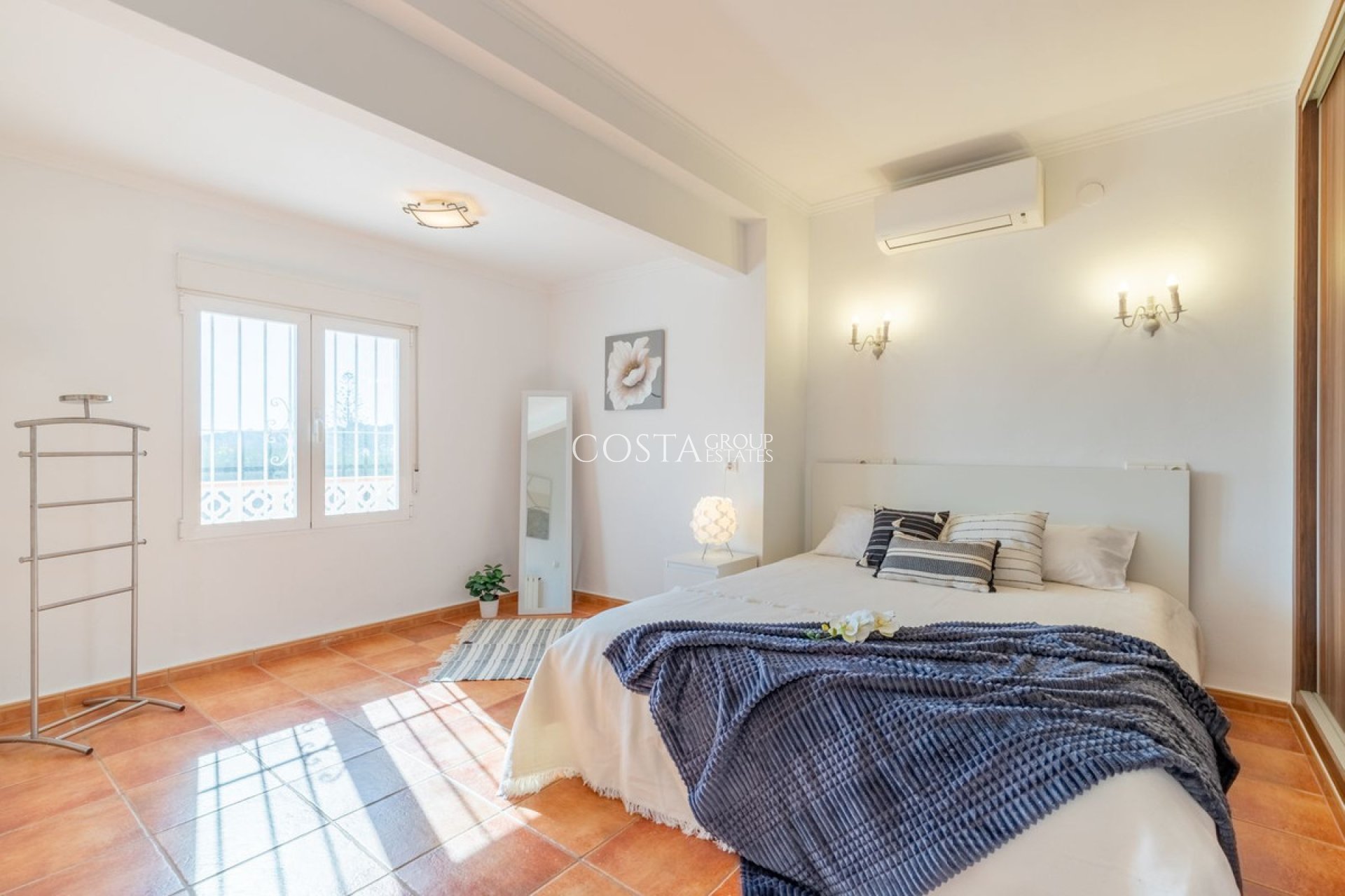 Resale - Villa -
Teulada - Moraira