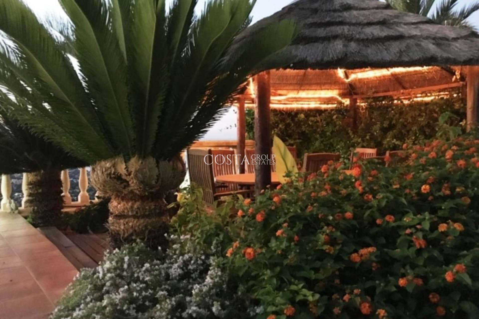 Resale - Villa -
Teulada - Moraira