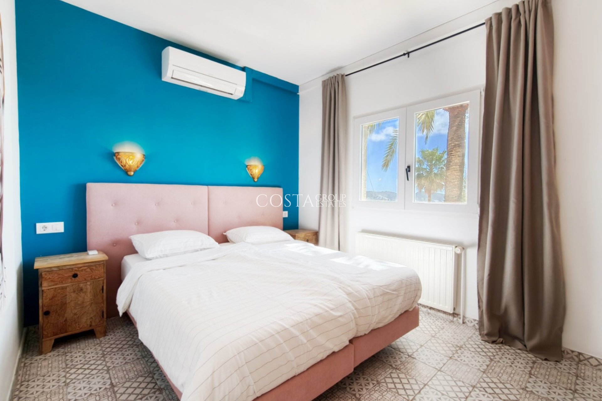 Resale - Villa -
Teulada - Moraira