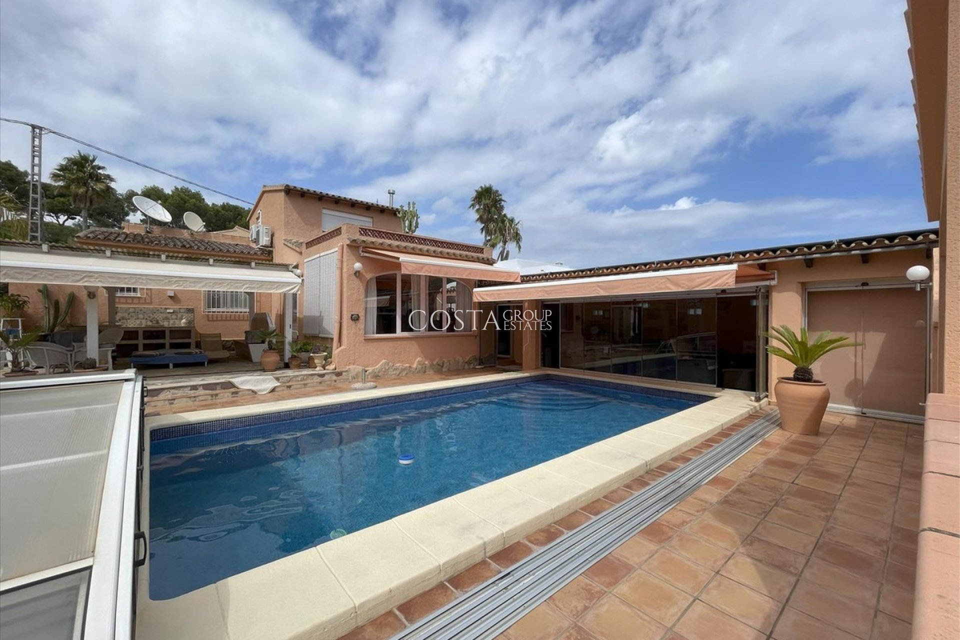 Resale - Villa -
Teulada - Moraira