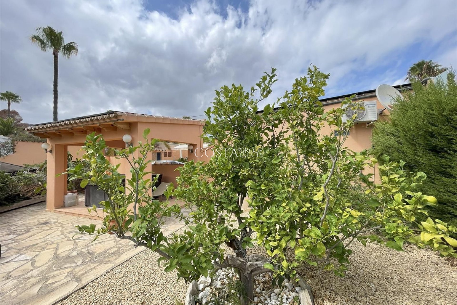 Resale - Villa -
Teulada - Moraira