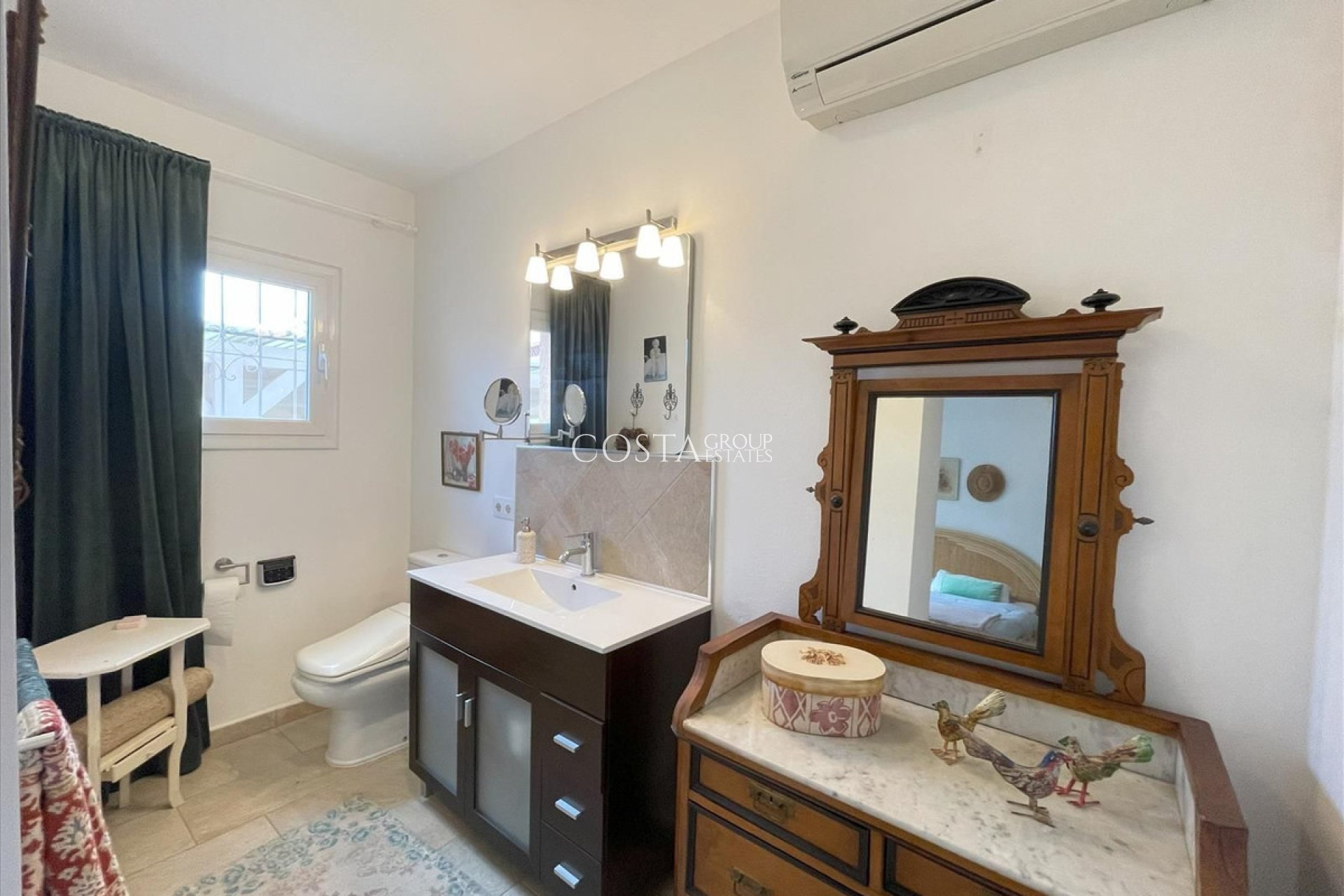 Resale - Villa -
Teulada - Moraira