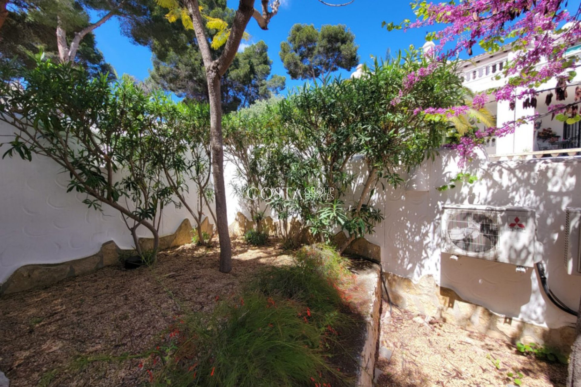 Resale - Villa -
Teulada - Moraira