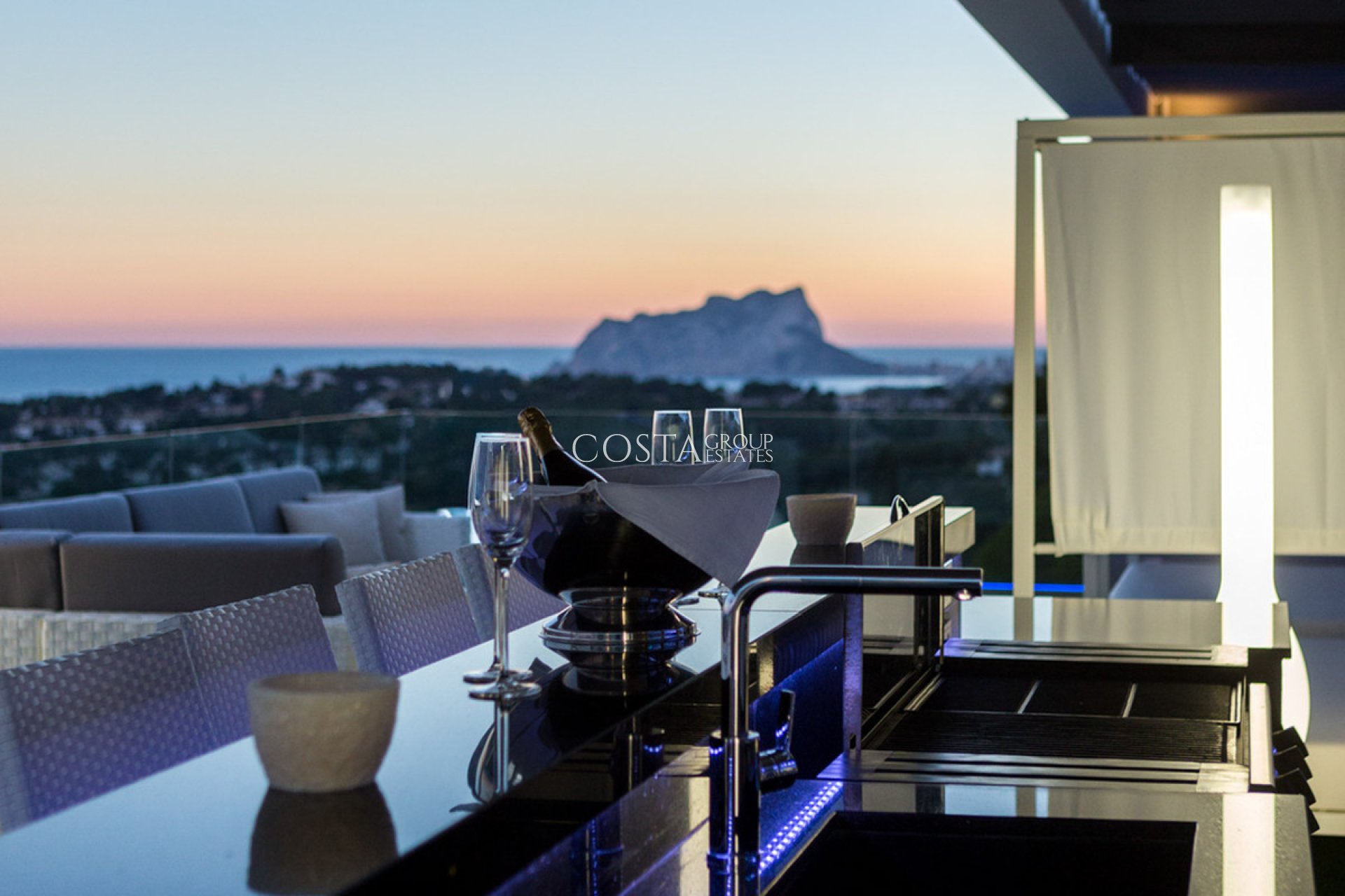 Resale - Villa -
Teulada - Moraira