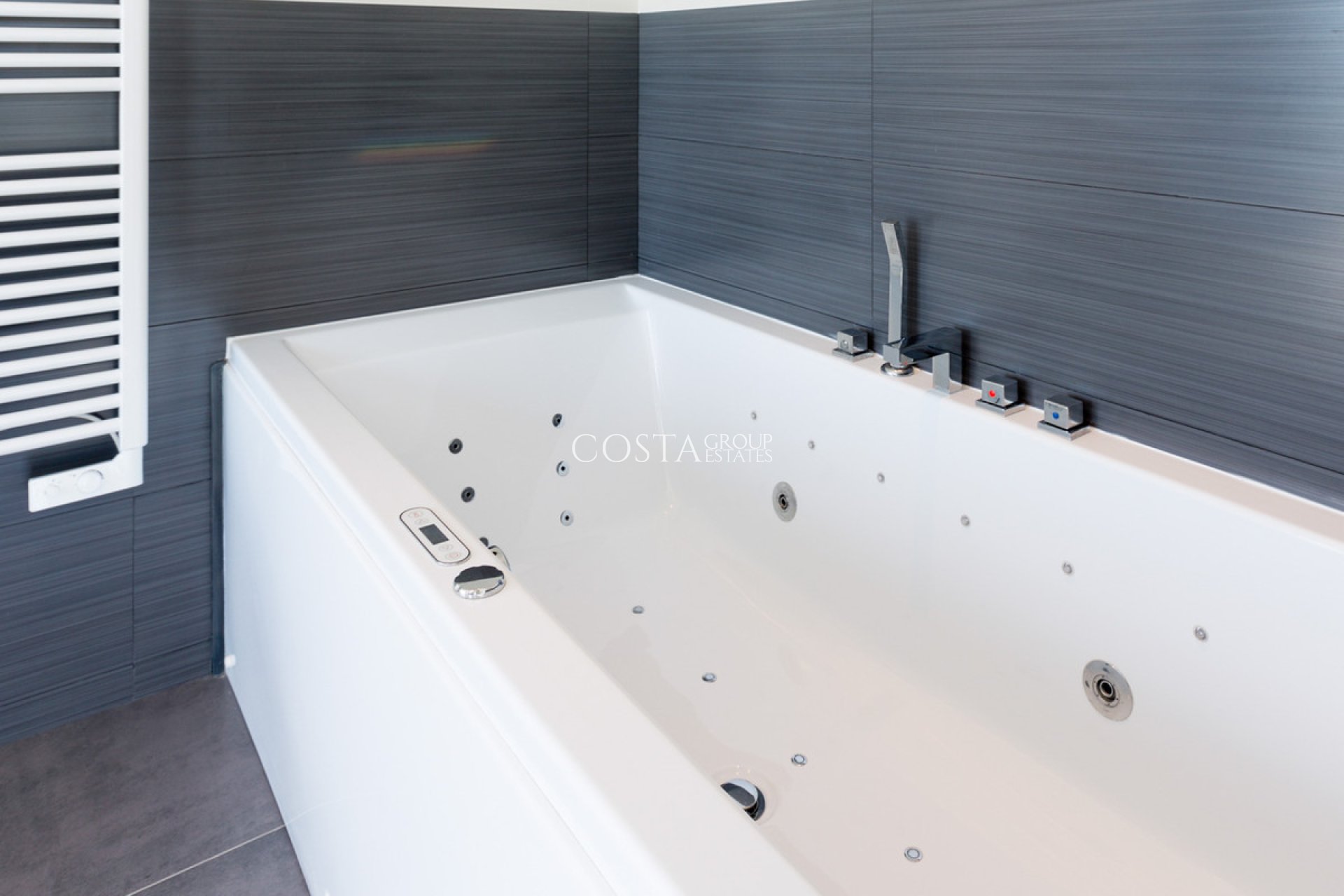 Resale - Villa -
Teulada - Moraira