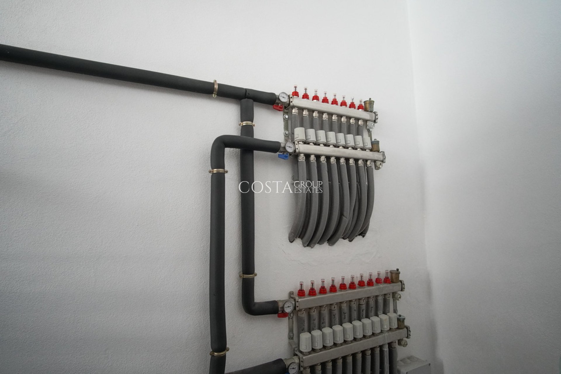 Resale - Villa -
Teulada - Moraira