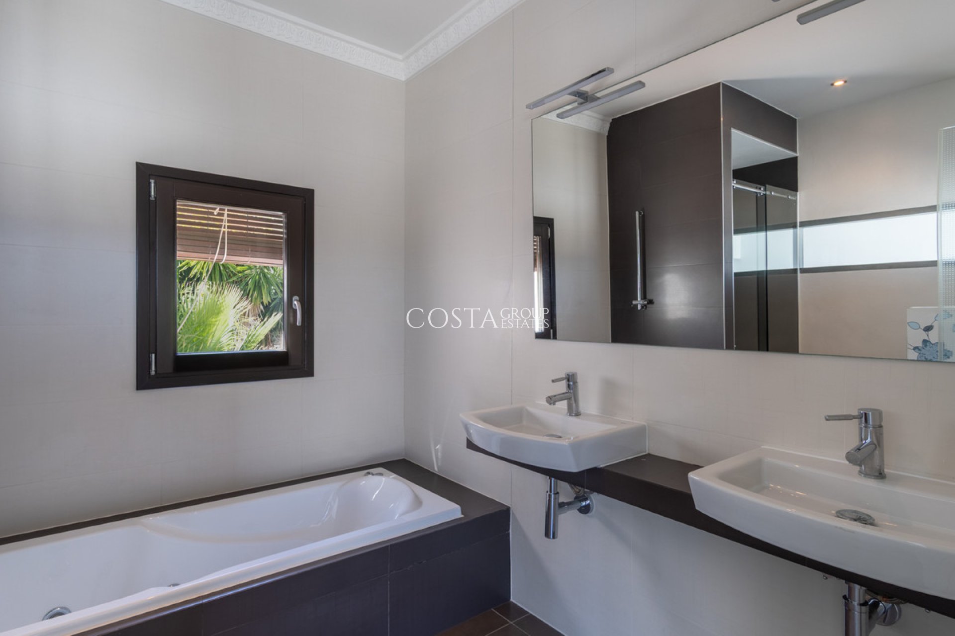 Resale - Villa -
Teulada - Moraira