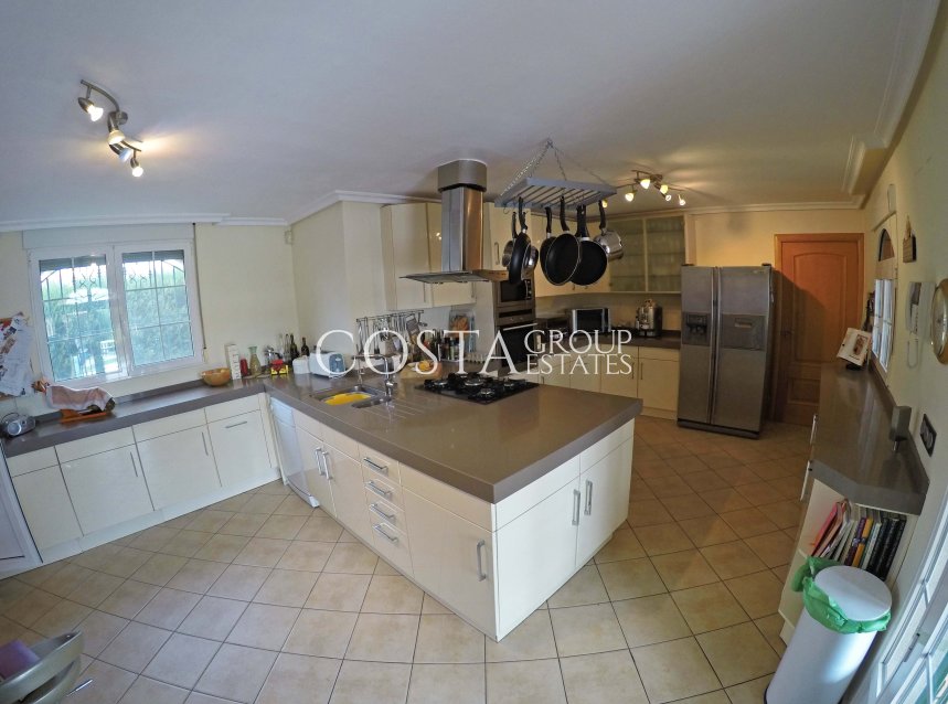 Resale - Villa -
Torrevieja - El Chaparral